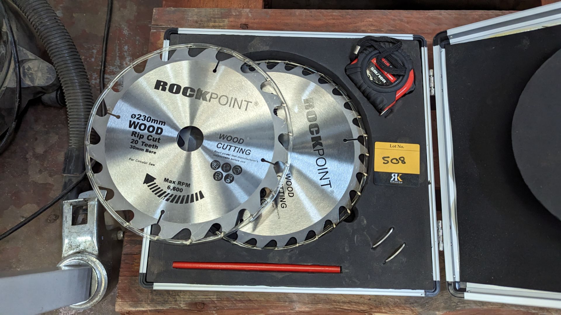 Rockpoint kit comprising 2 off 230mm assorted wood cutting saw blades, case & assorted miscellaneous - Image 3 of 7