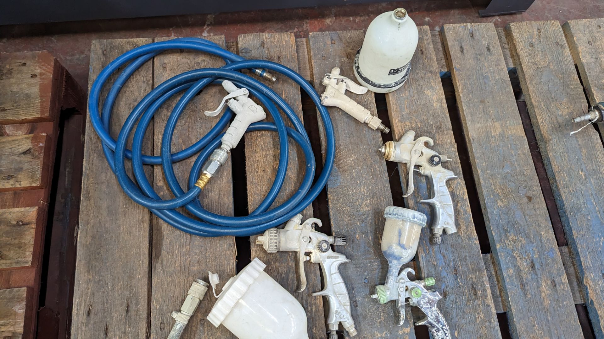 Quantity of spray paint guns & other related equipment as pictured - this lot in total comprises 8 s - Image 5 of 7