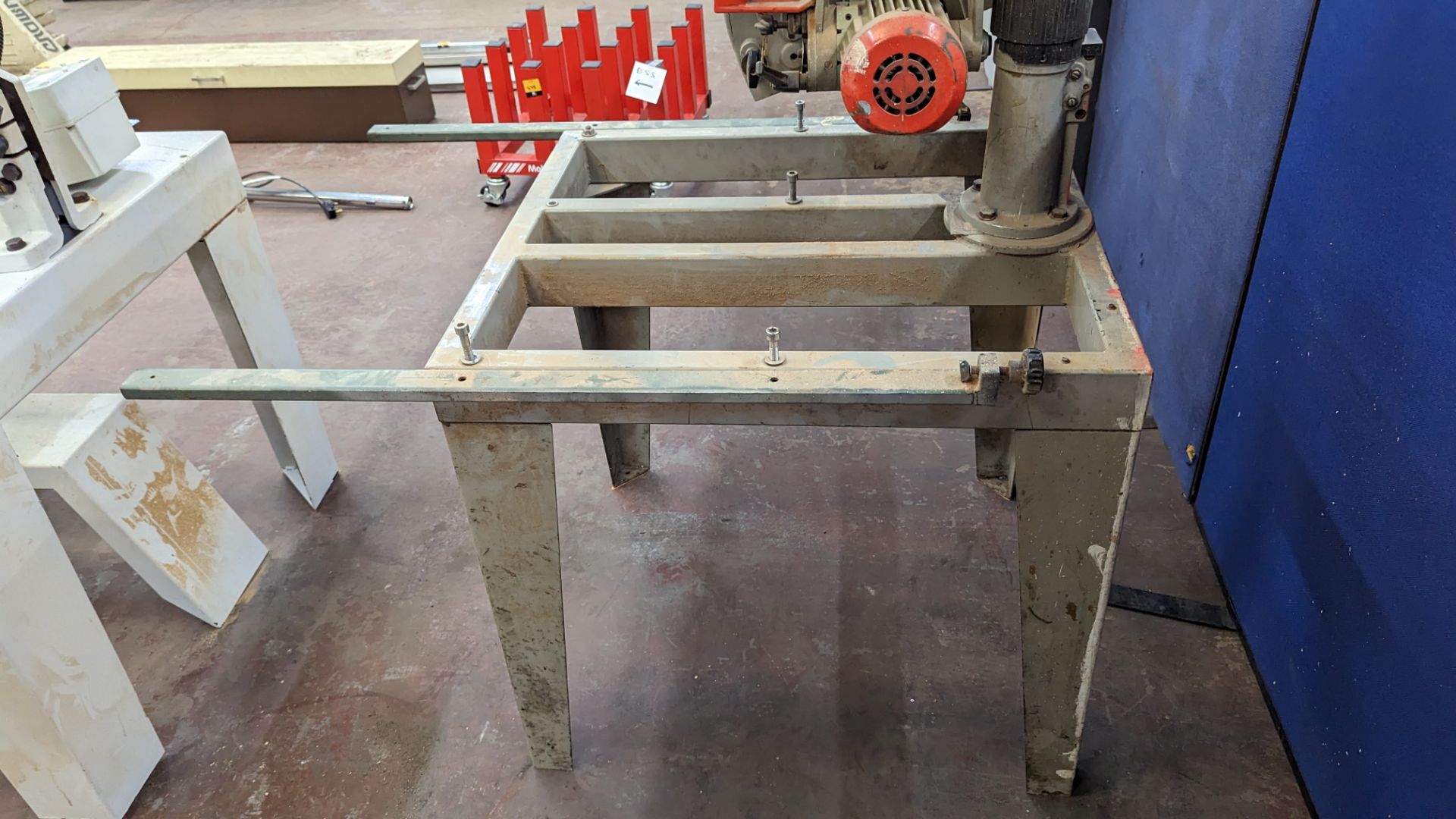 Omga radial arm saw on dedicated table - Image 8 of 11