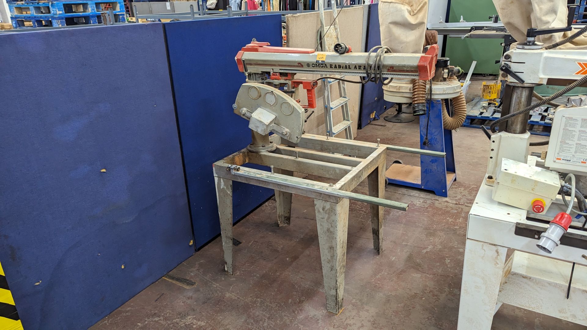 Omga radial arm saw on dedicated table - Image 2 of 11