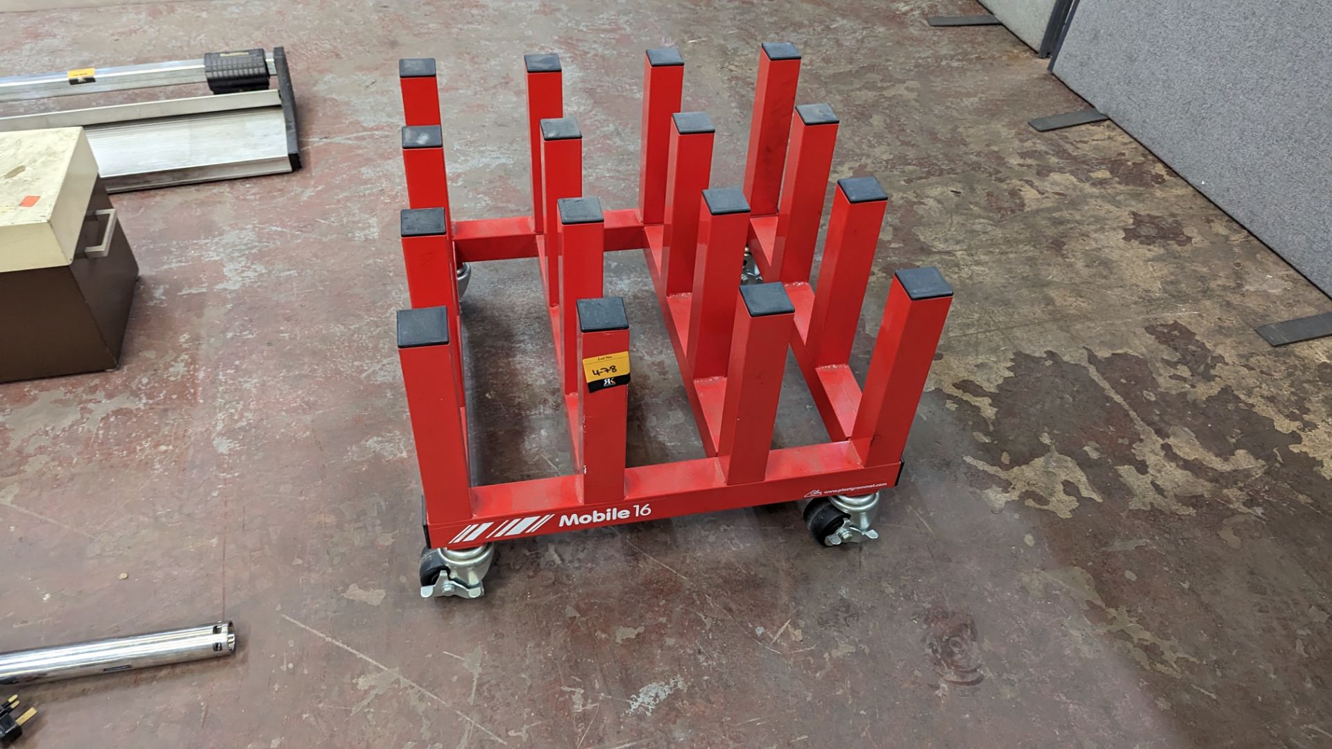 Mobile 16 red materials handling trolley with 16 "stumps" - Image 2 of 5