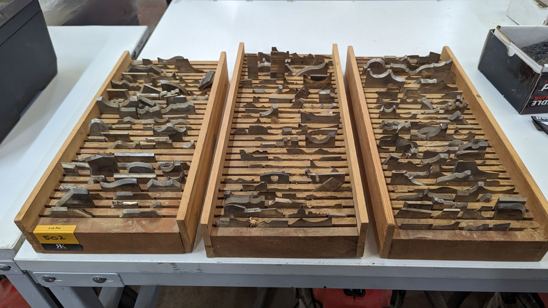 Large quantity of tooling, primarily for spindle moulders - this lot comprises 3 wooden trays & thei