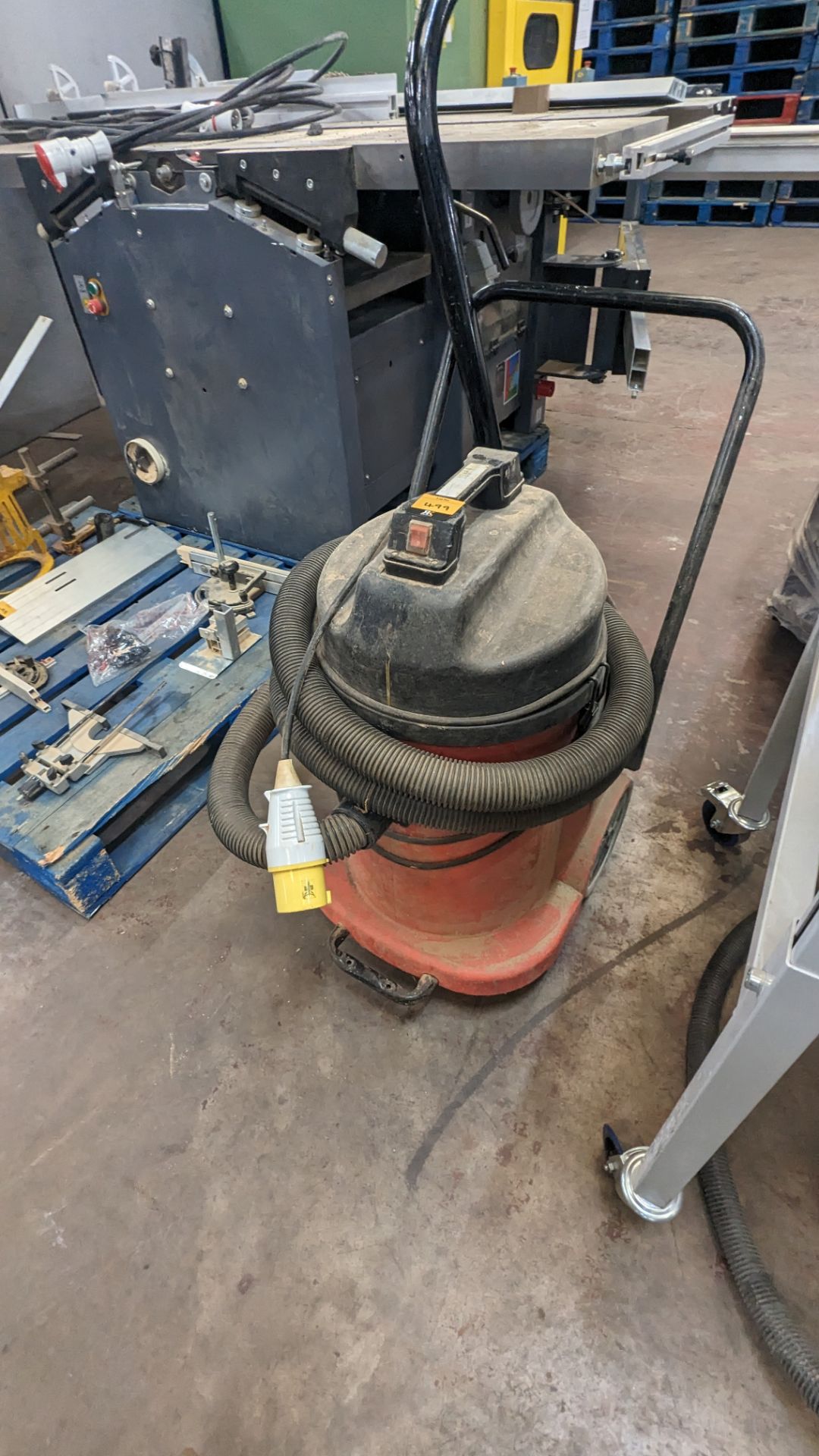 110V large industrial vacuum cleaner - Image 3 of 6