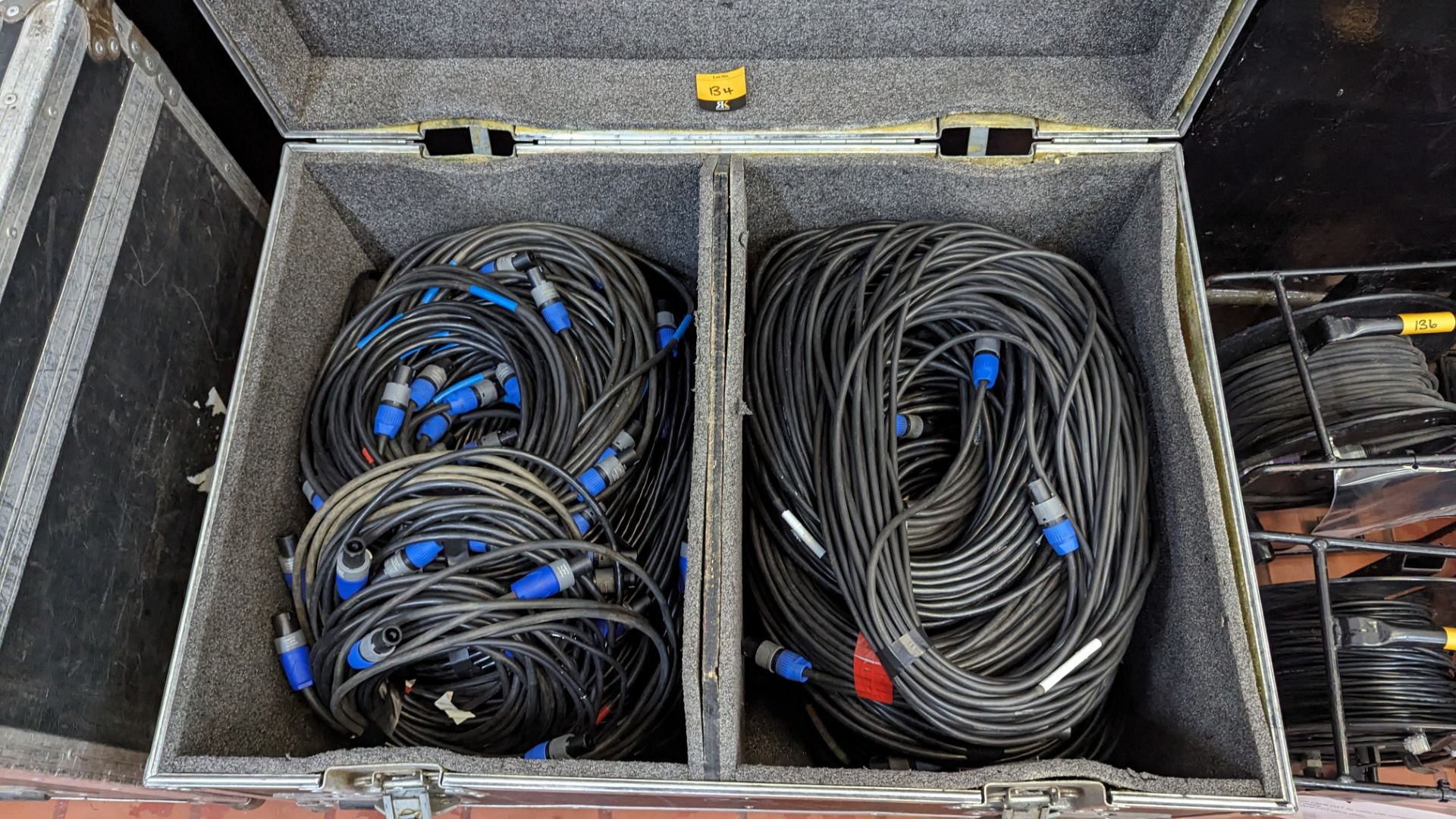 Quantity of TRS 1.5mm speaker cables fitted with Neutrik NL2 speakon connectors: 7 x 3m, 10 x 5m, 4 - Image 2 of 9