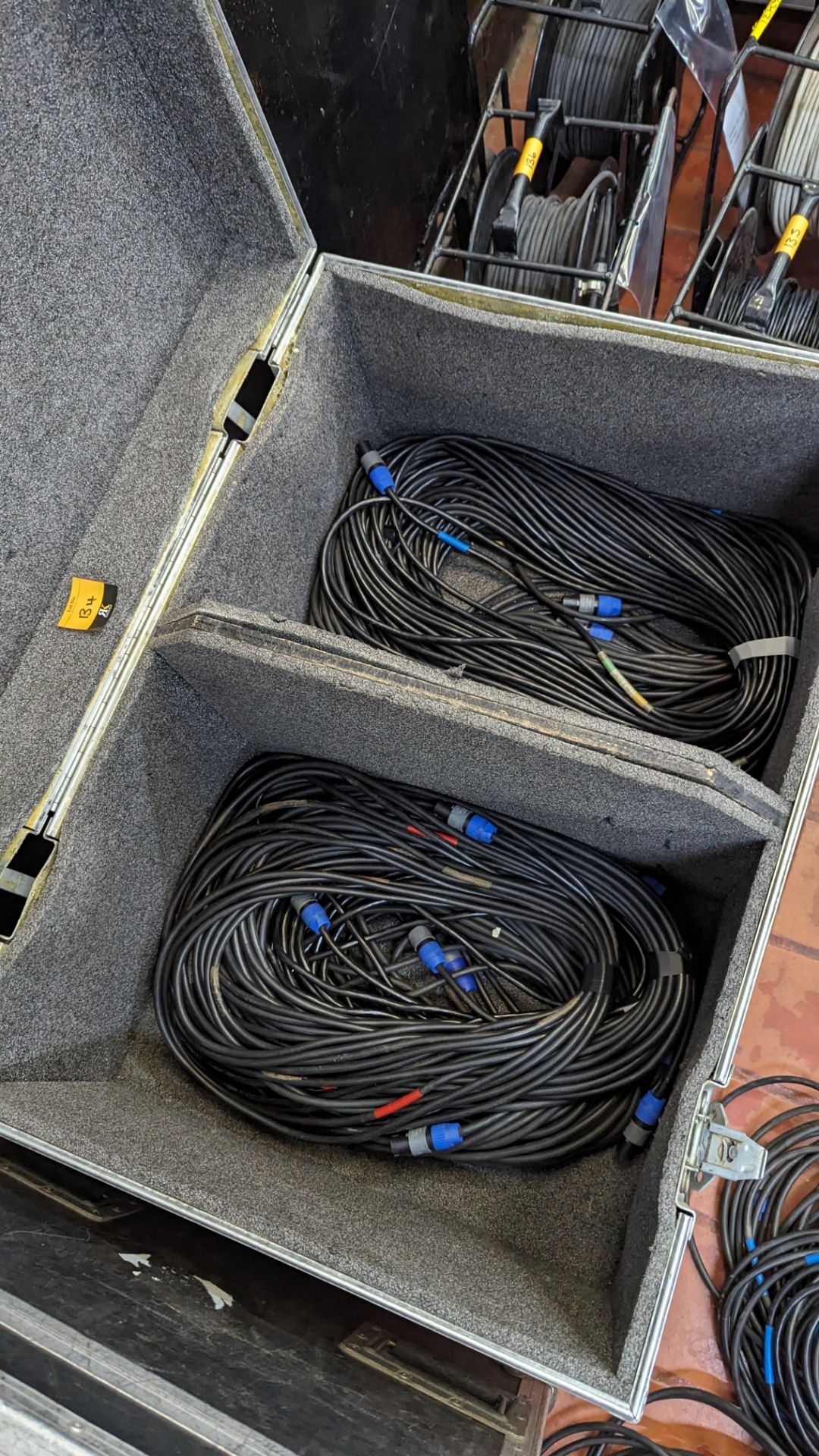Quantity of TRS 1.5mm speaker cables fitted with Neutrik NL2 speakon connectors: 7 x 3m, 10 x 5m, 4 - Image 7 of 9