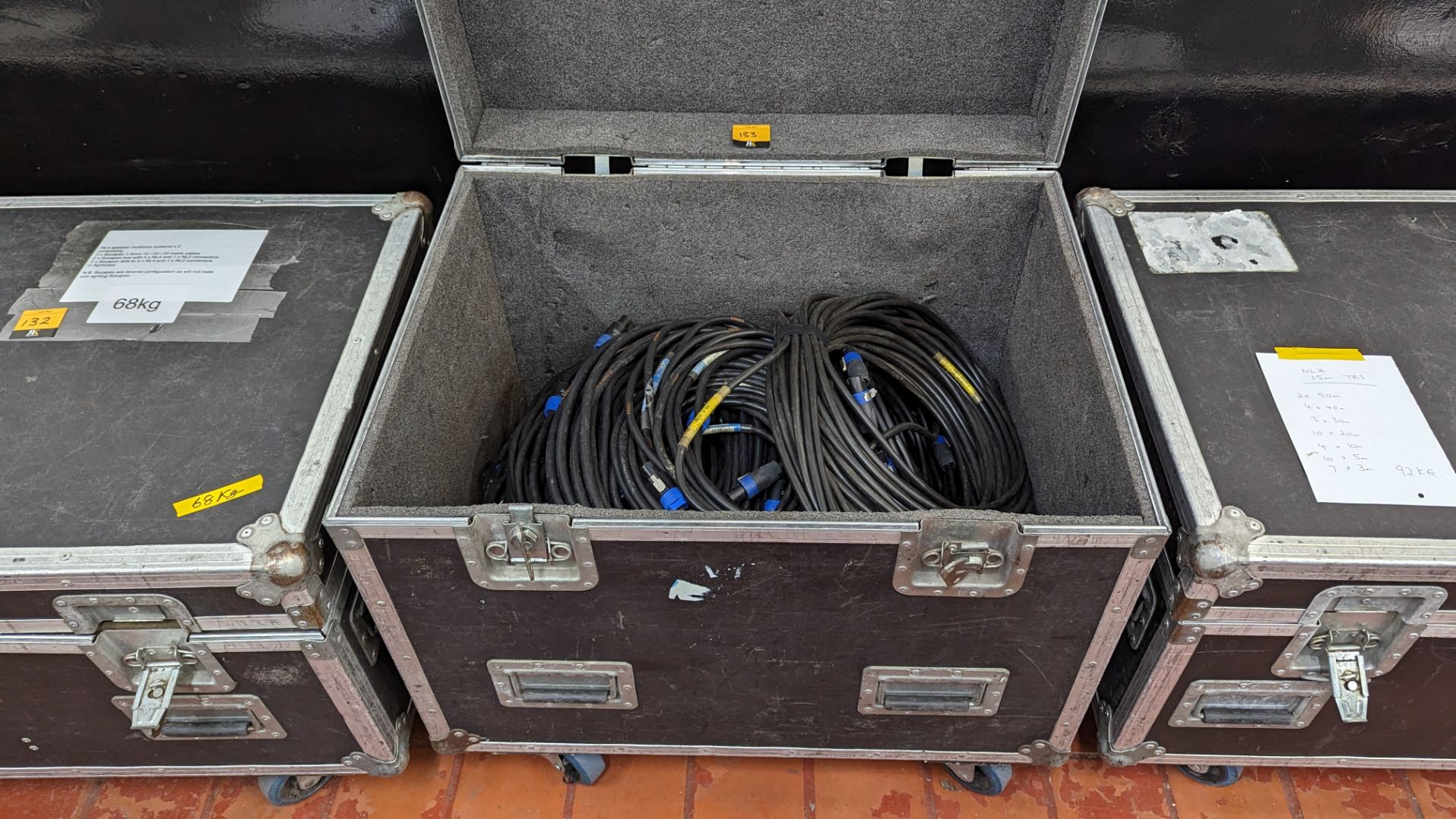 Quantity of TRS 1.5mm speaker cables fitted with Neutrik NL4 speakon connectors: 4 x 3m, 5 x 5m, 15