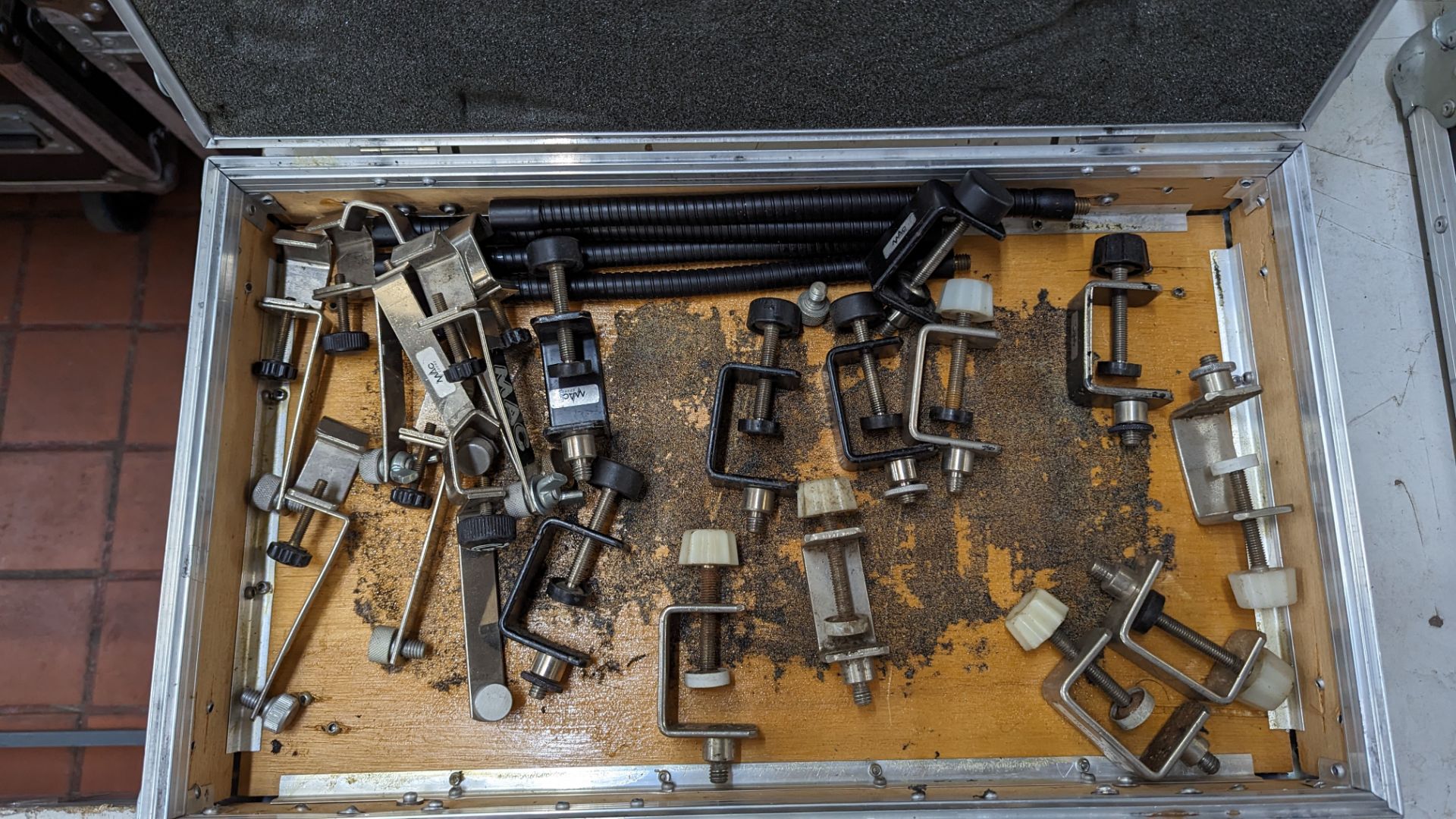 K&M microphone mounts/clamps - this lot comprises 12 x model 237 table clamps, 8 x model 238 side cl - Image 8 of 10