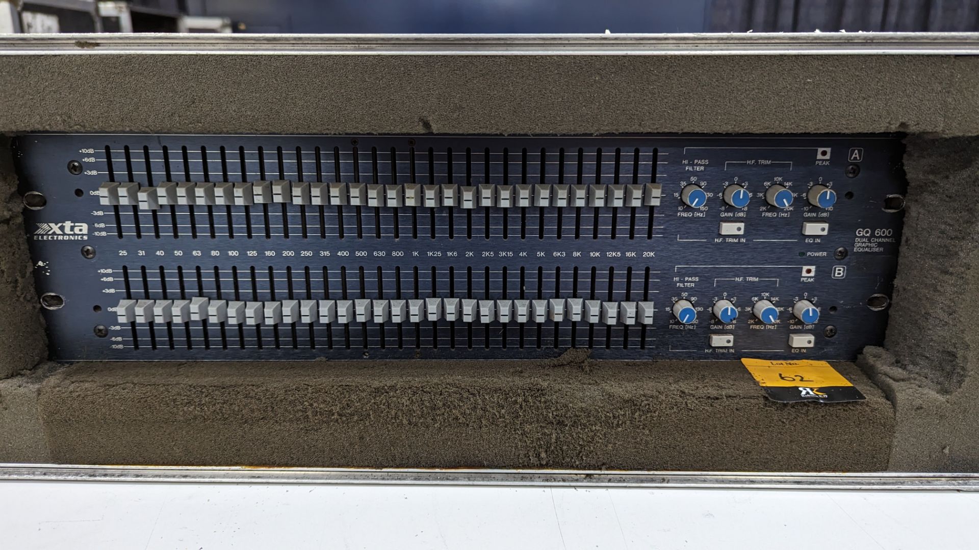 XTA Electronics model GQ600 twin channel graphic equaliser in foam lined flight case. Total lot wei - Image 4 of 8