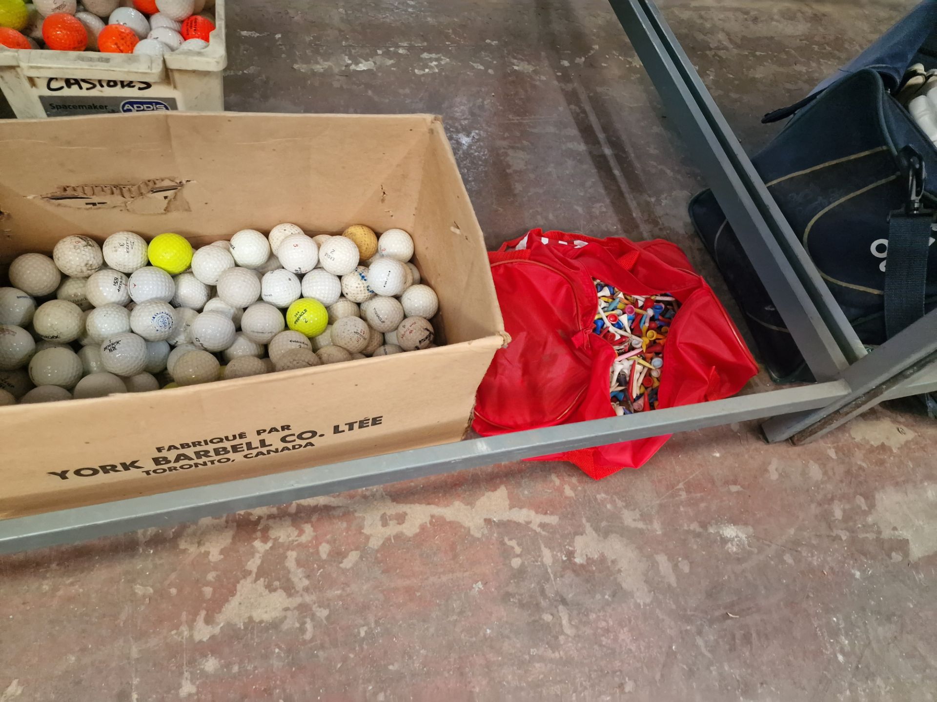 Large quantity of golf balls and tees - 4 boxes of similar and their contents plus 1 bag and content - Image 2 of 4