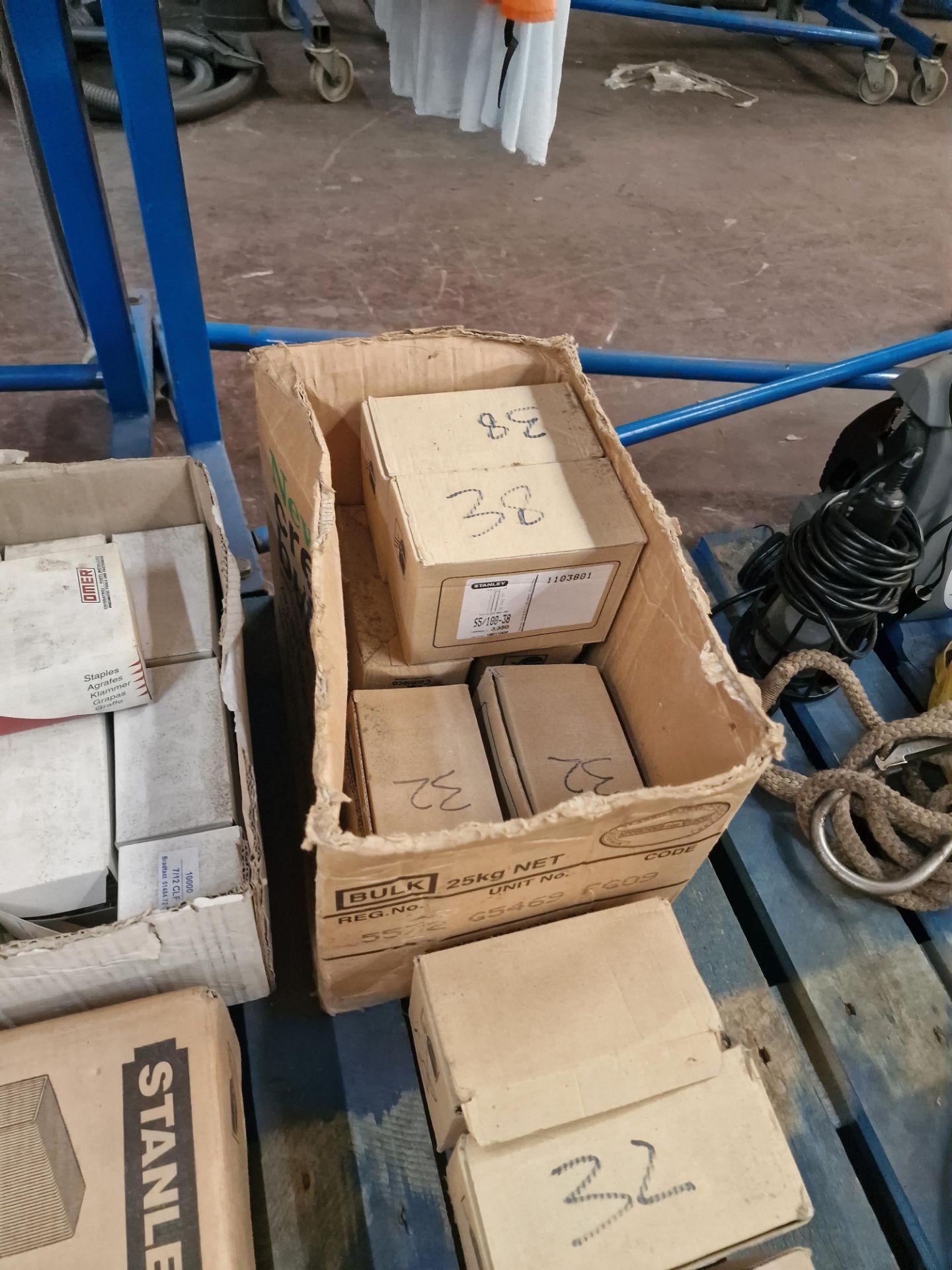 Quantity of industrial staples comprising wide row of cardboard boxes and their contents - Image 6 of 7