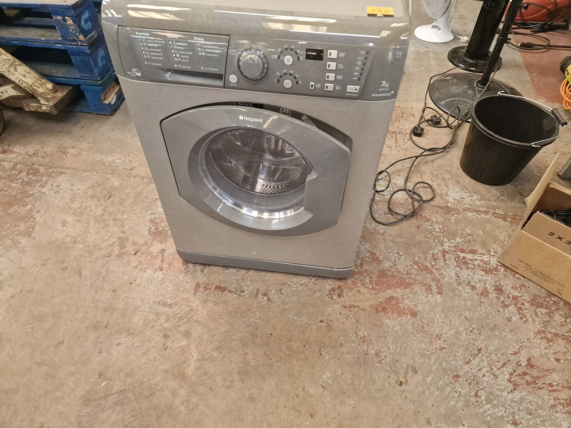 Hotpoint Aquarius WDF740 7kg washer/dryer - Image 3 of 12