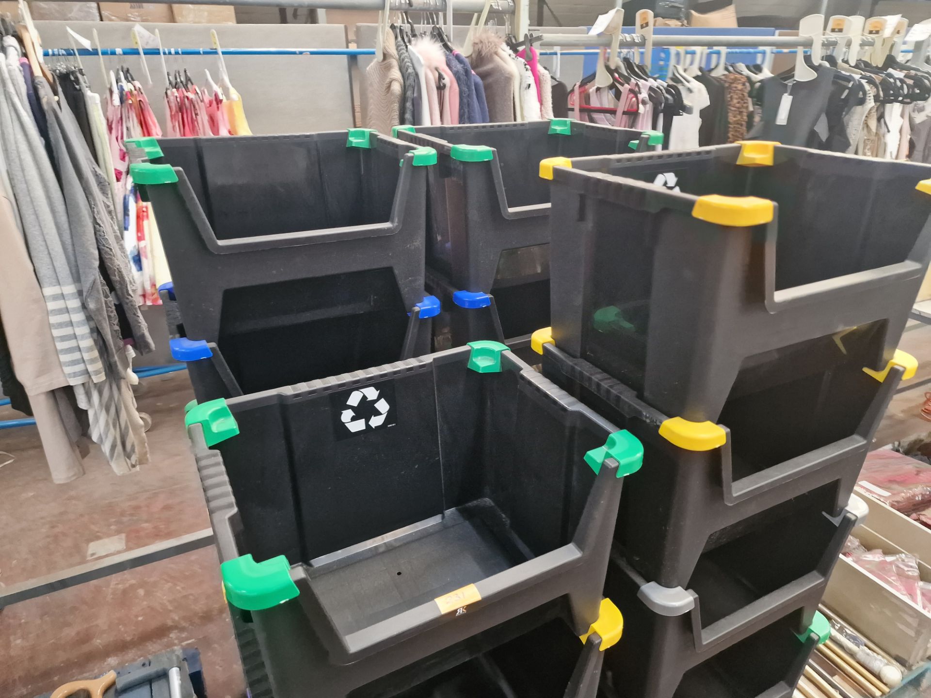 19 off stacking crates, each measuring approximately 490mm x 400mm - Image 4 of 4