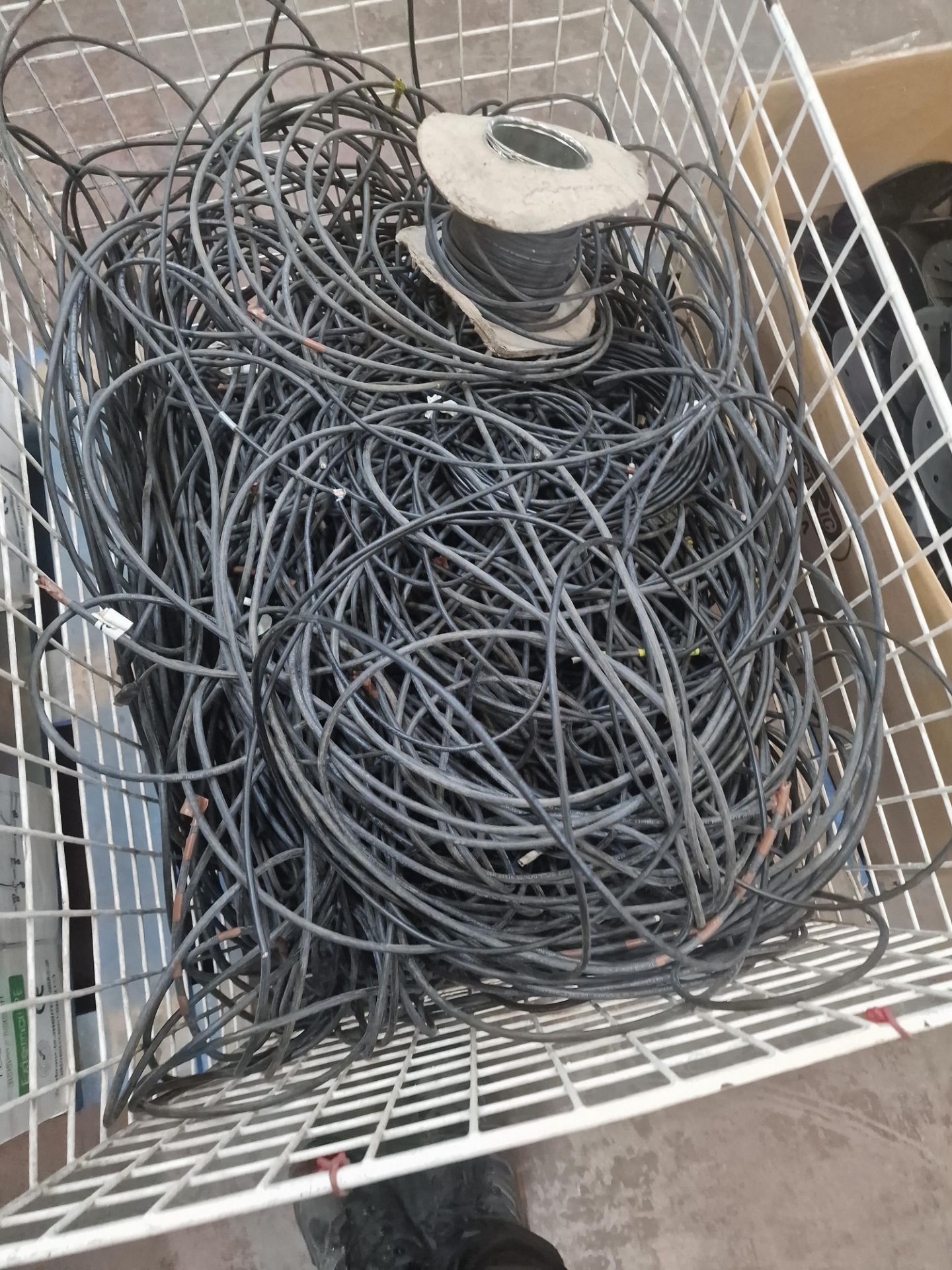 4 boxes of CAT5E cable - all part used. This lot also includes the contents of a cage of cable adja - Image 7 of 7