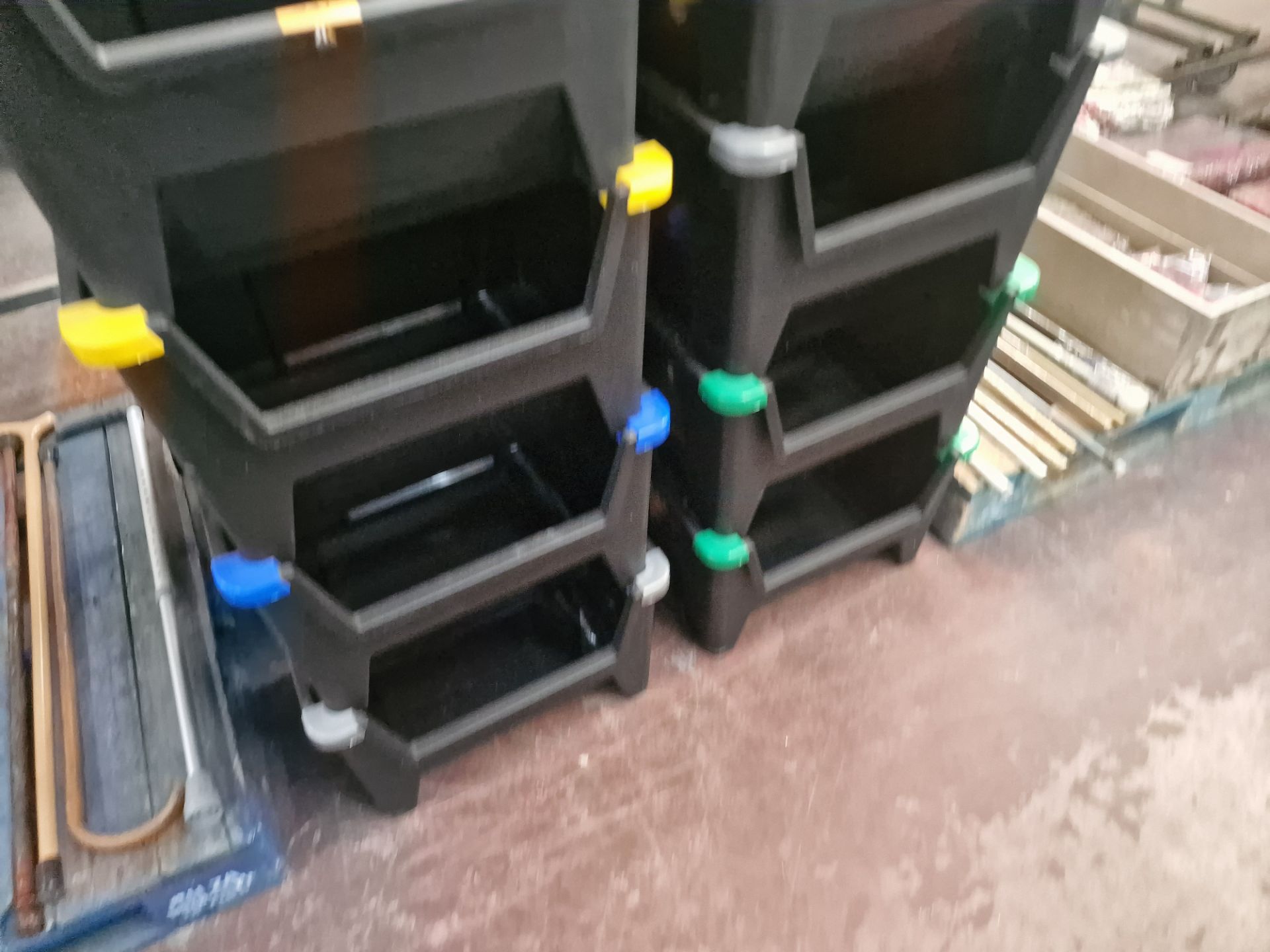 19 off stacking crates, each measuring approximately 490mm x 400mm - Image 2 of 4