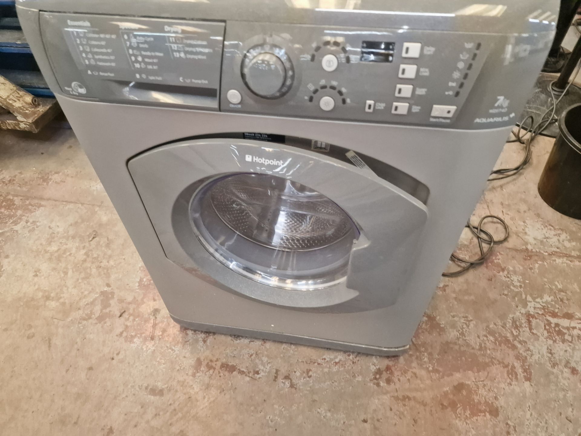 Hotpoint Aquarius WDF740 7kg washer/dryer - Image 10 of 12