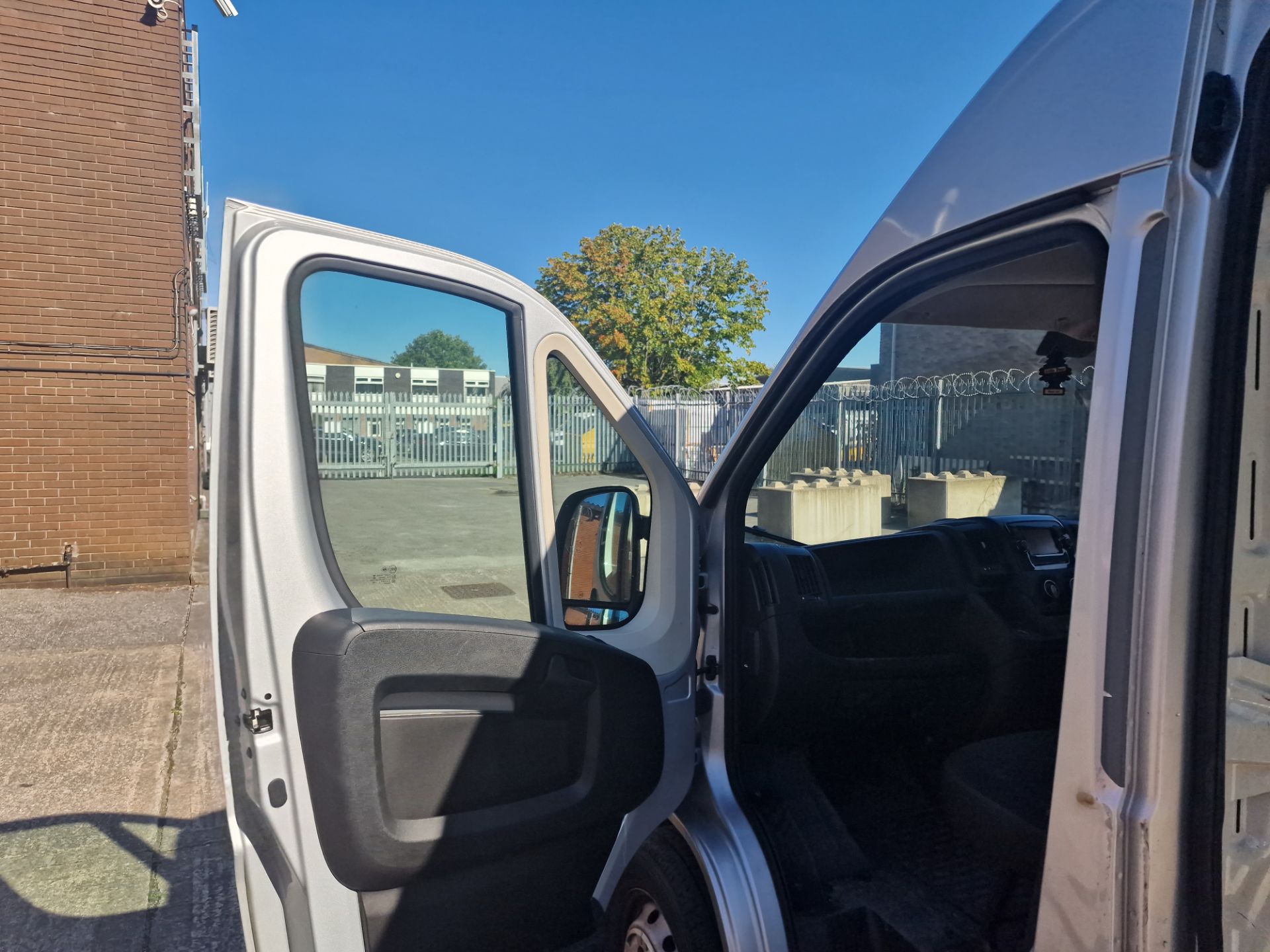 2020 Citroen Relay 35 L3H2 140ps Enterprise 2.2 Blue HDI 335 panel van - Image 44 of 73