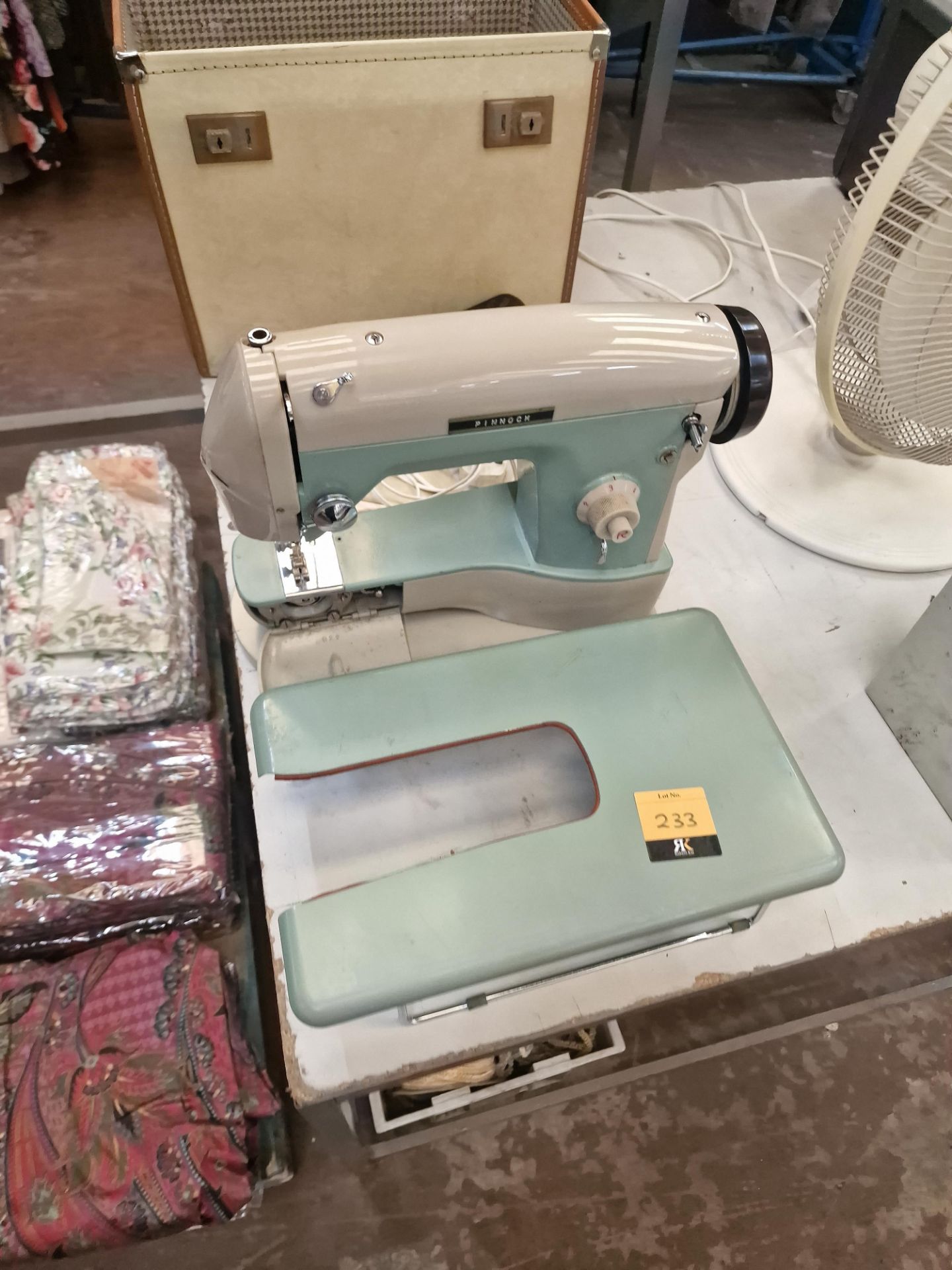 Pinnock sewing machine including foot pedal and carry case - Image 2 of 6