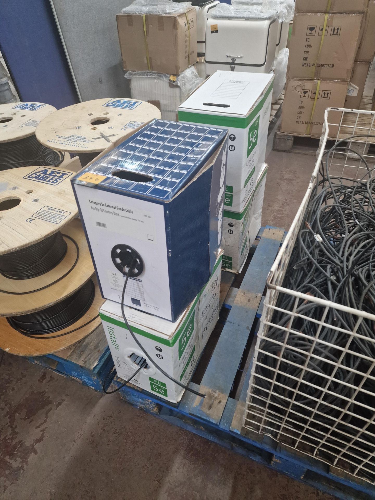 4 boxes of CAT5E cable - all part used. This lot also includes the contents of a cage of cable adja - Image 5 of 7