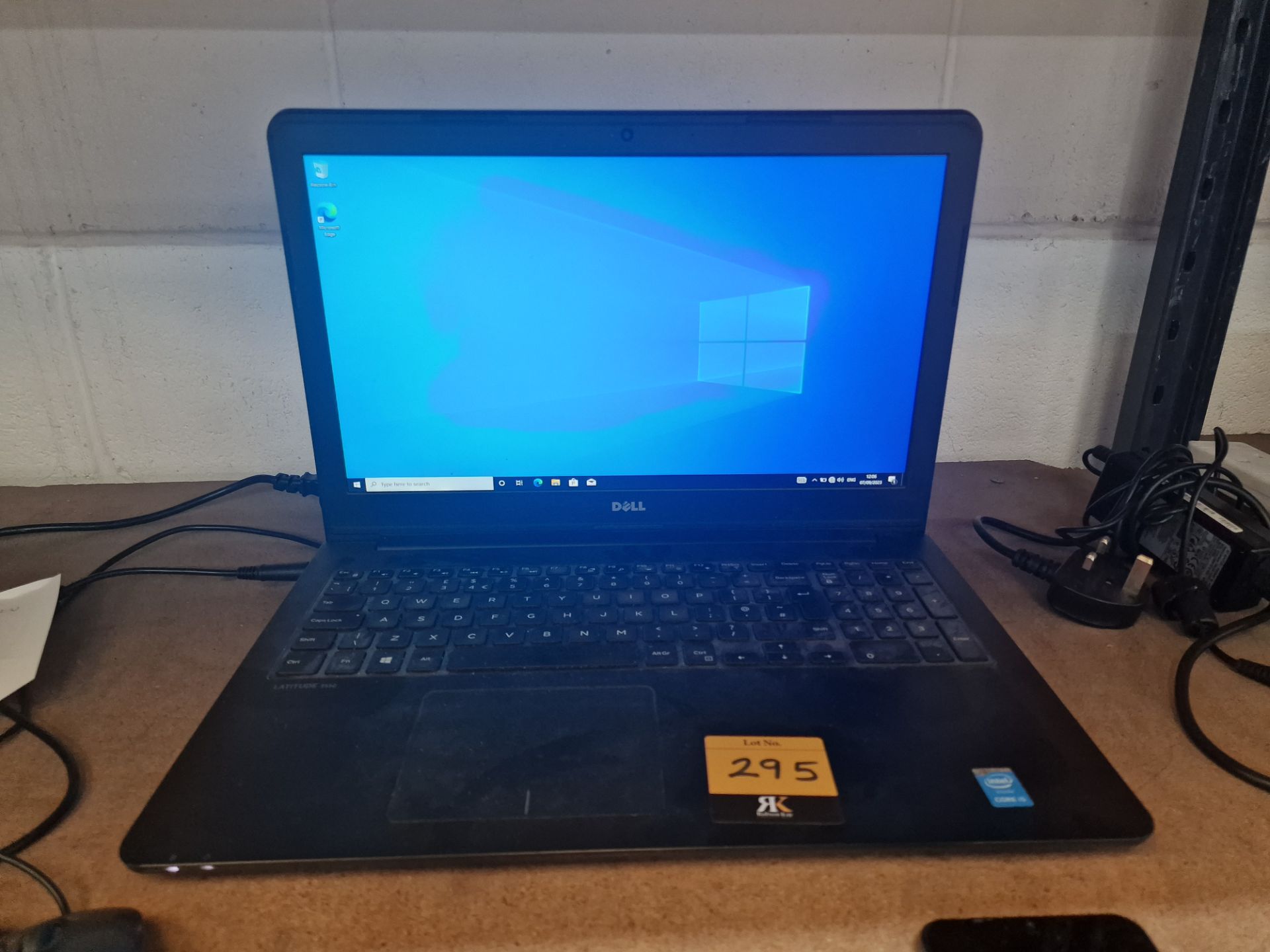 Dell Latitude 3550 notebook computer including powerpack/charger. With Intel Core i5-5200U processor