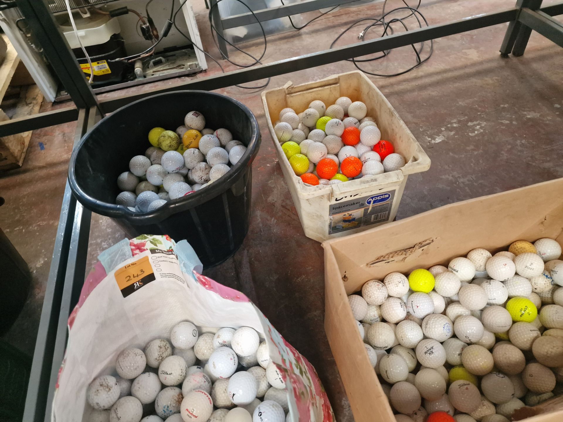 Large quantity of golf balls and tees - 4 boxes of similar and their contents plus 1 bag and content - Image 4 of 4