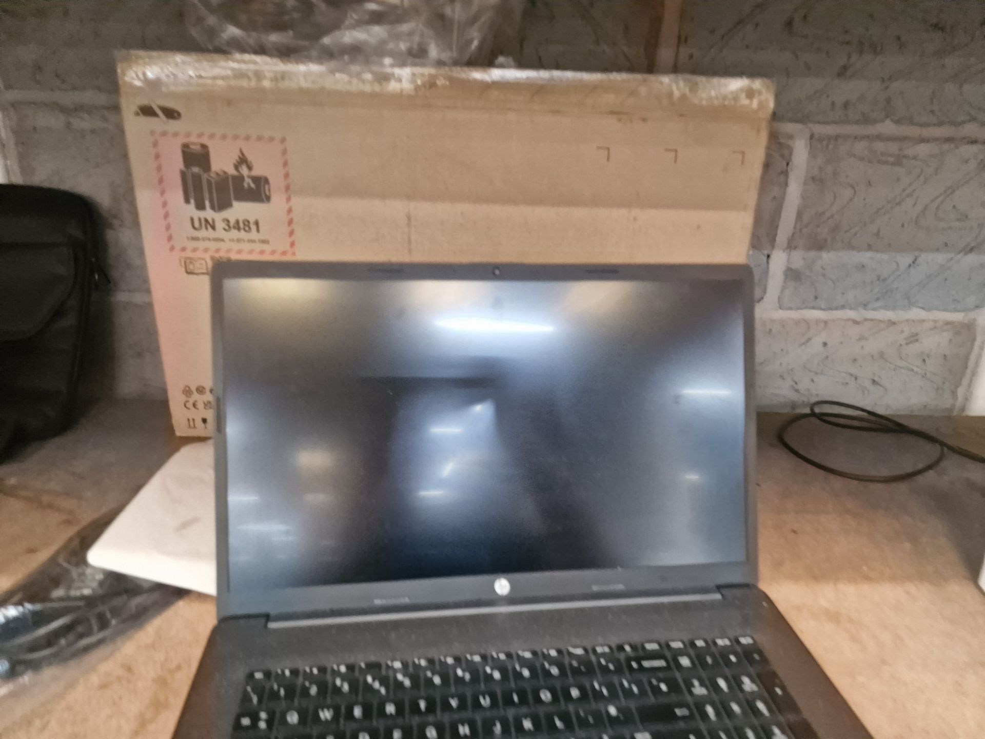 HP notebook computer model RTL8828CE, including power pack/charger and box - Image 4 of 4