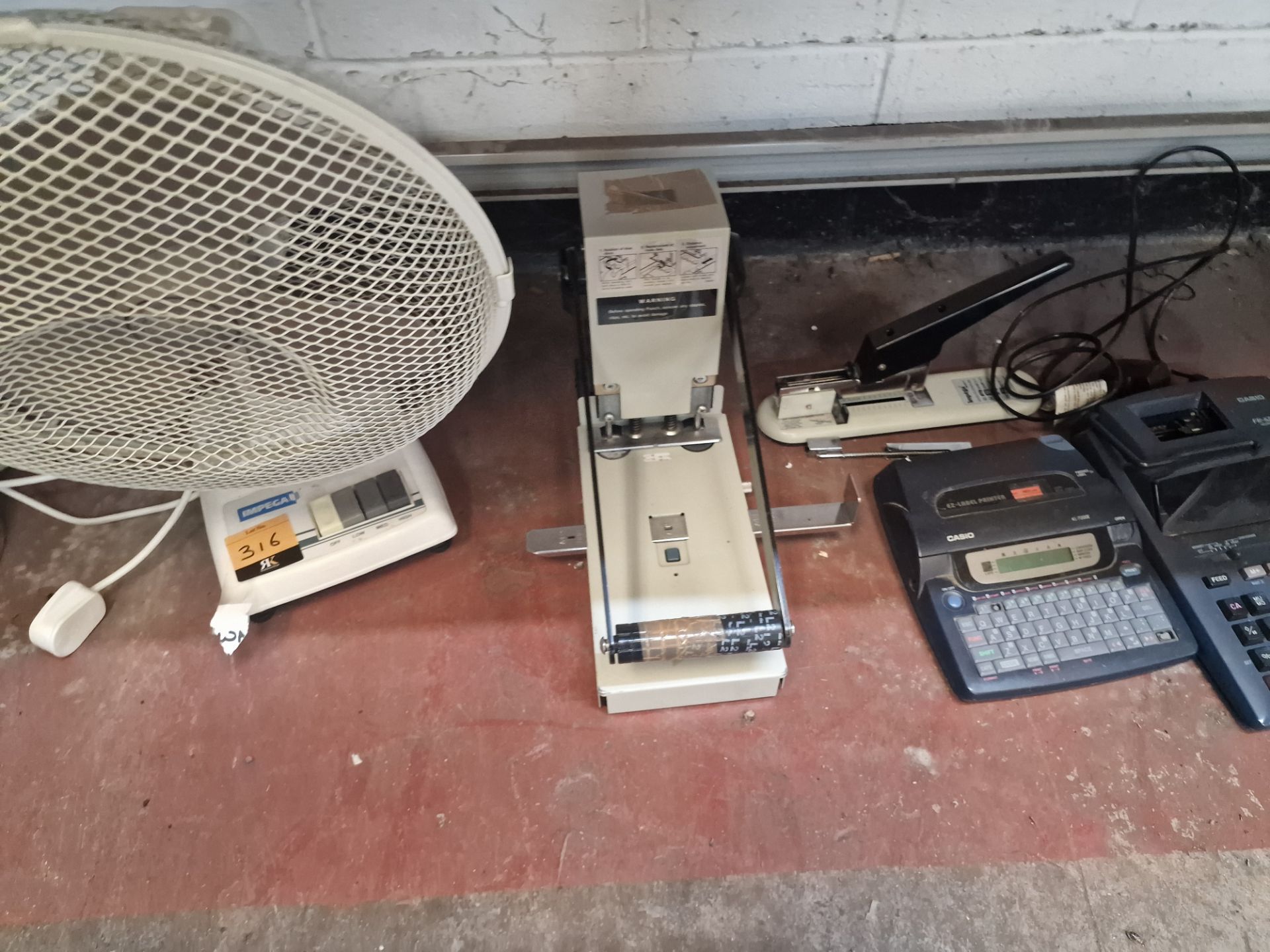 Assorted office equipment plus the contents of a crate of in-car GPS equipment - Image 6 of 6