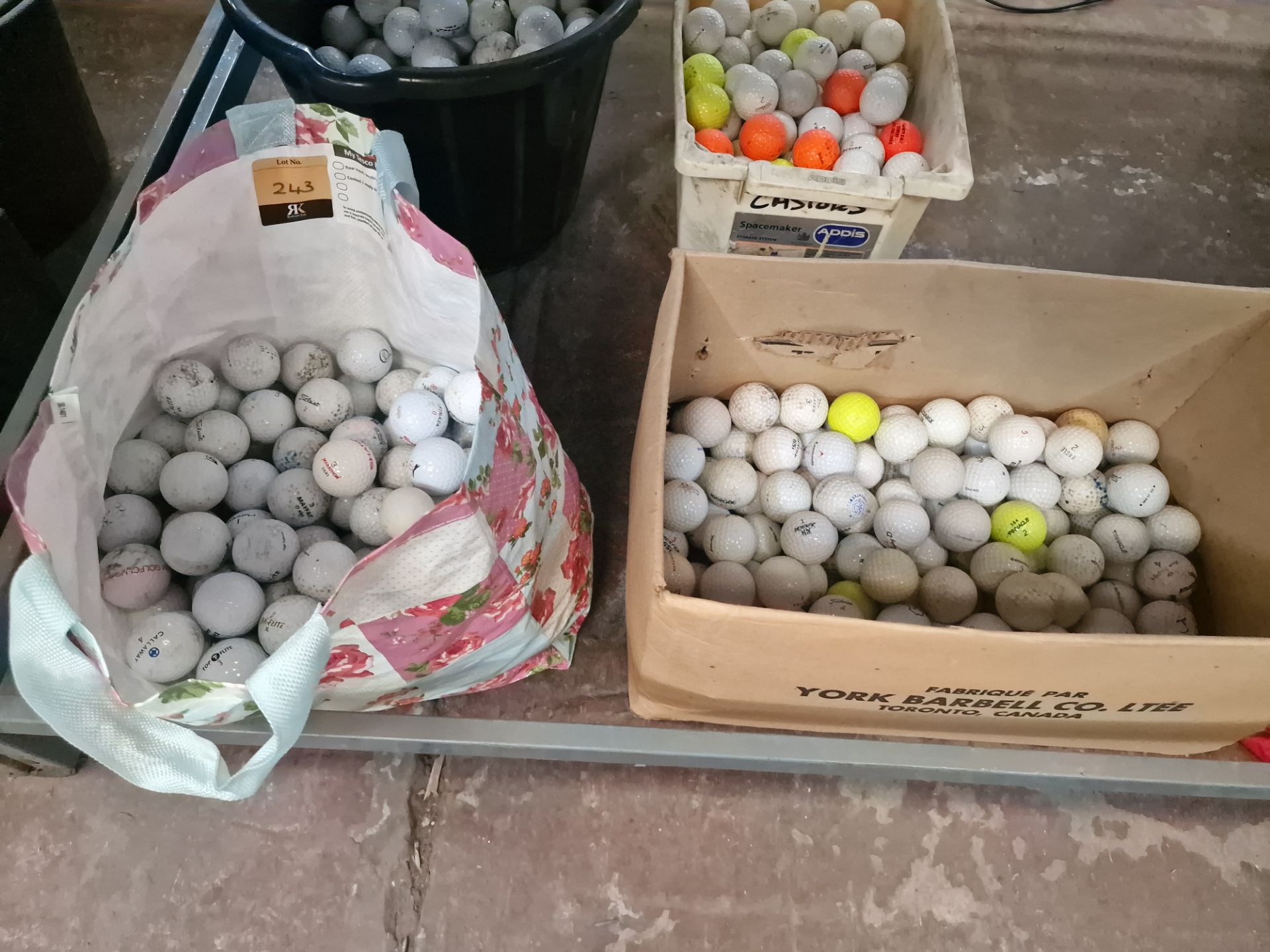 Large quantity of golf balls and tees - 4 boxes of similar and their contents plus 1 bag and content - Image 3 of 4