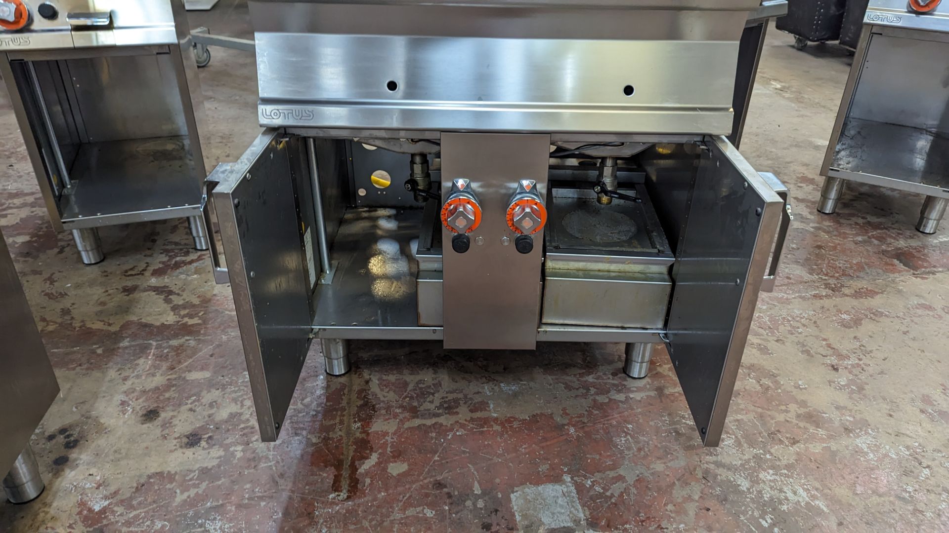 Lotus F2/18-78g double tank 18 litres double basket fryer, 800mm wide x 700mm deep. Please note lot - Image 13 of 19
