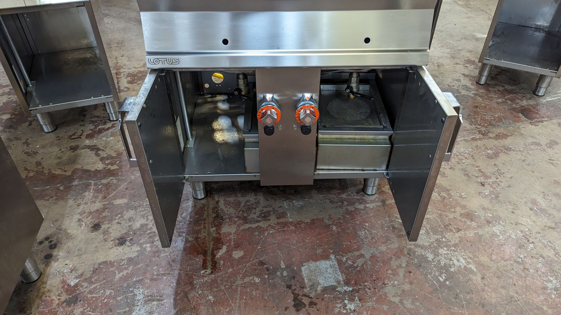 Lotus F2/18-78g double tank 18 litres double basket fryer, 800mm wide x 700mm deep. Please note lot - Image 12 of 19