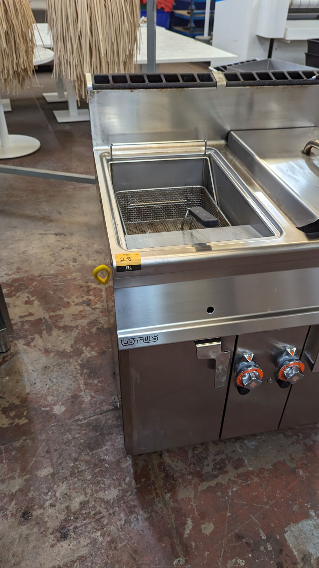 Lotus F2/18-78g double tank 18 litres double basket fryer, 800mm wide x 700mm deep. Please note lot - Image 7 of 19