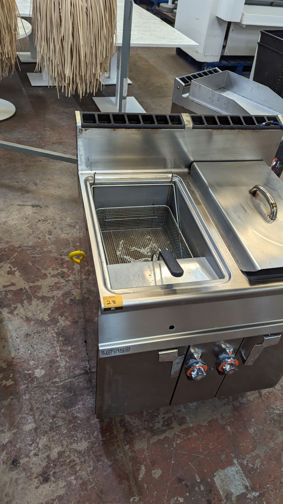 Lotus F2/18-78g double tank 18 litres double basket fryer, 800mm wide x 700mm deep. Please note lot - Image 8 of 19
