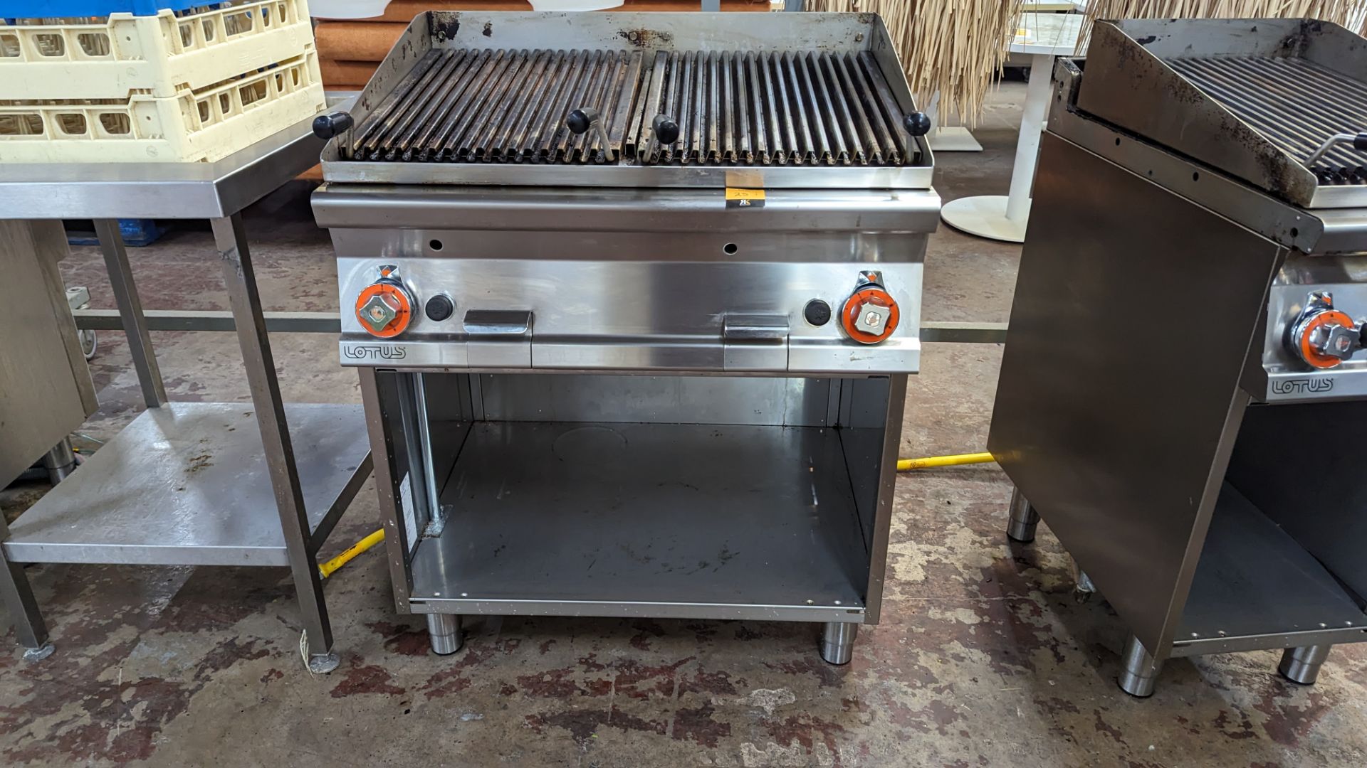Lotus CW-78g stainless steel twin width chargrill unit on open cabinet, measuring 800mm wide x 700mm - Image 2 of 17