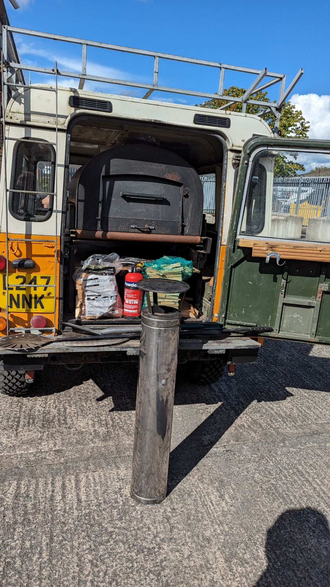 2003 Land Rover 110 Defender 4C Diesel with wood fired pizza oven - Image 17 of 48