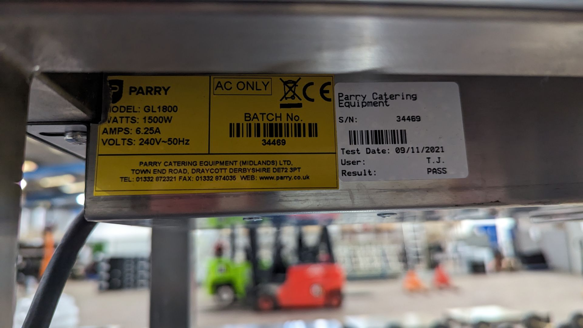 Parry model GL1800 twin shelf stainless steel illuminated warming pass, measuring approximately 1800 - Image 6 of 7