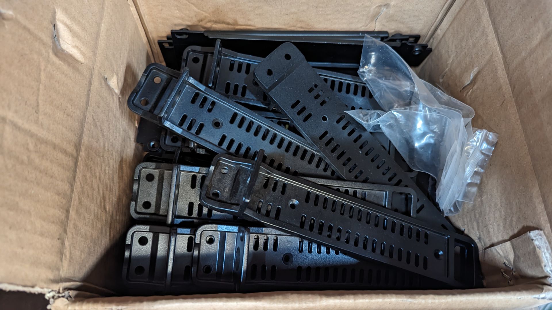 6 off Sennheiser GA3 twin rack mounting kits for Evolution wireless microphone receivers. Includes - Image 5 of 5