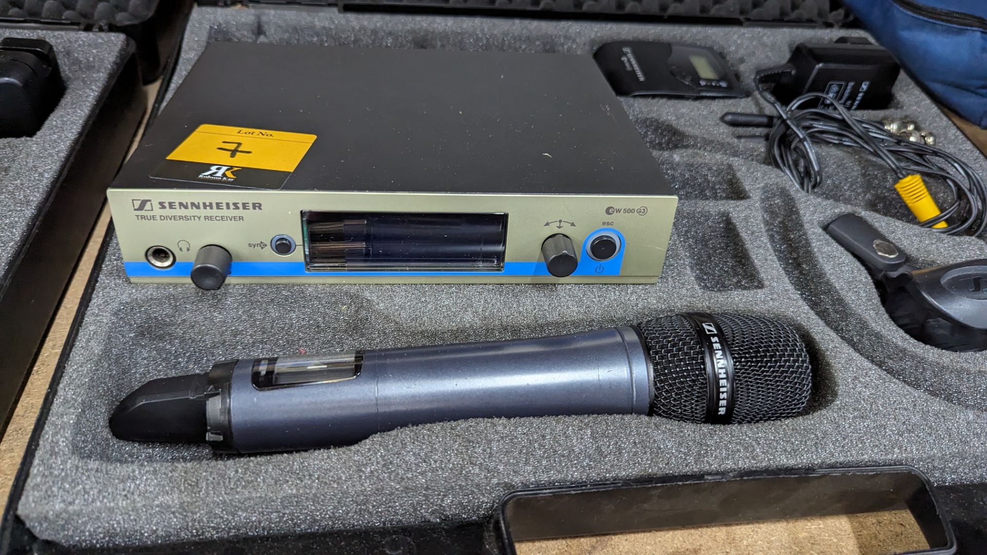 Sennheiser Evolution wireless microphone kit comprising 1 off Sennheiser model EW500 G3 true diversi - Image 3 of 12