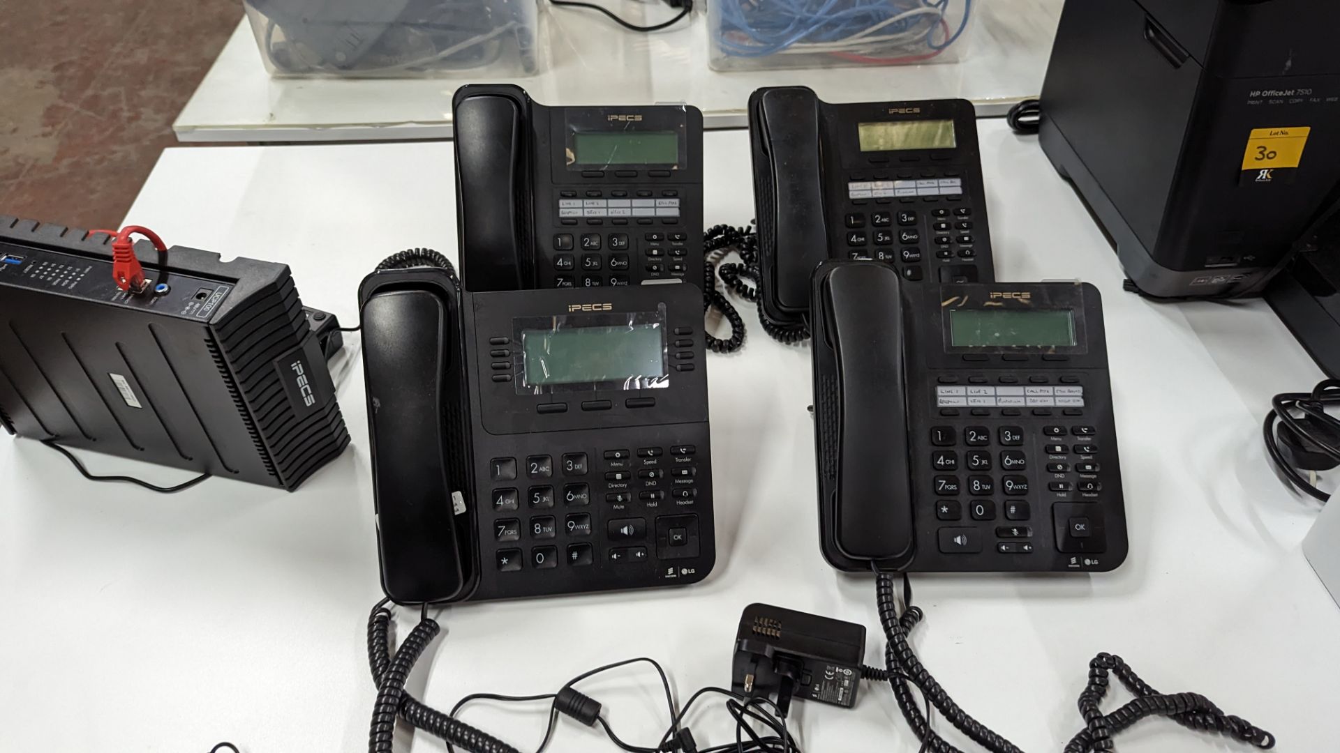 iPECS telephone system comprising model UCP100 hub, 1 off IPECS IP phone model LIP-9030, 4 off iPECS - Image 9 of 10