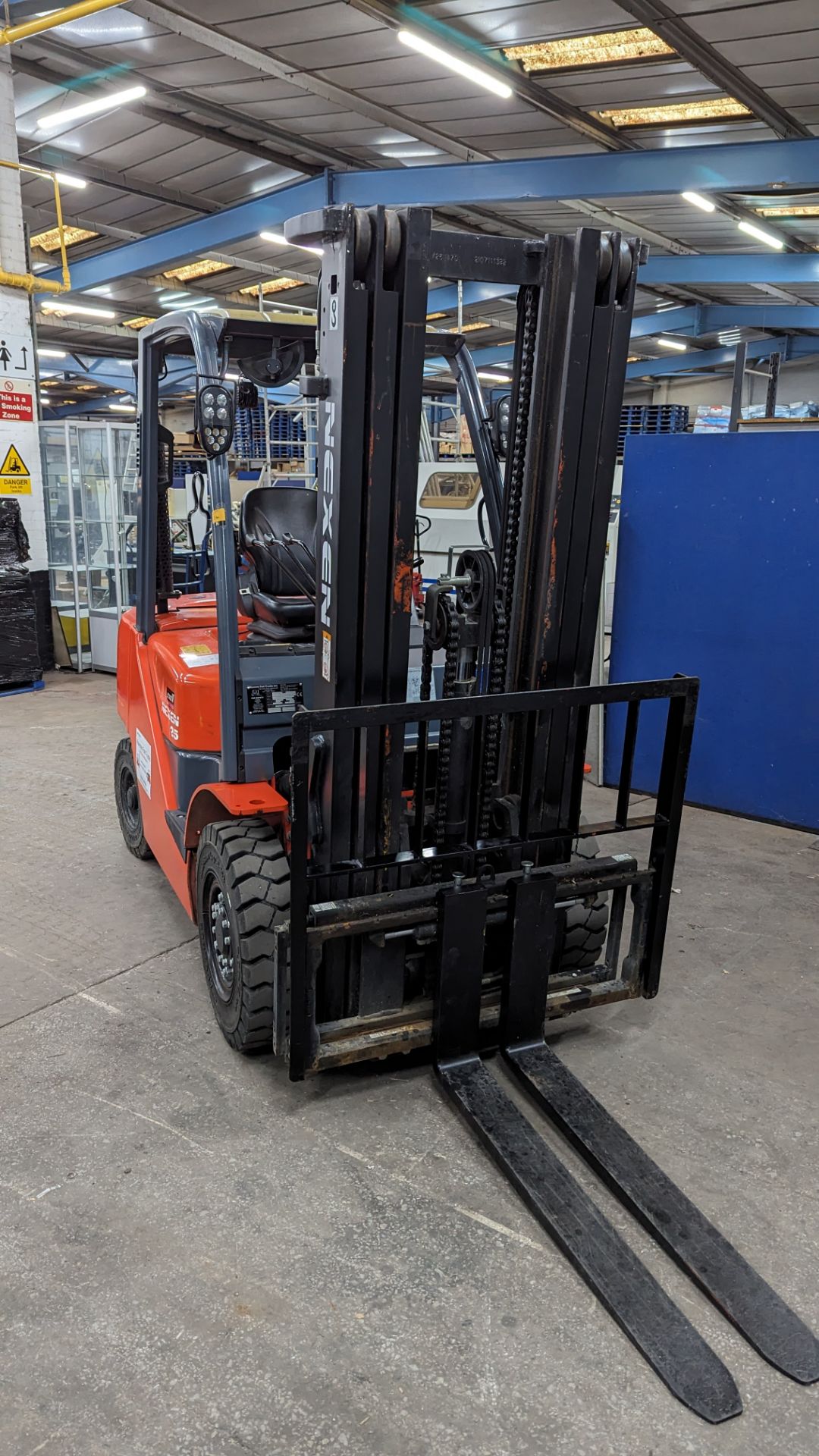 2022 Nexen 2.5 tonne diesel powered counter-balance forklift truck. Model FDL25. Container spec. - Image 8 of 17