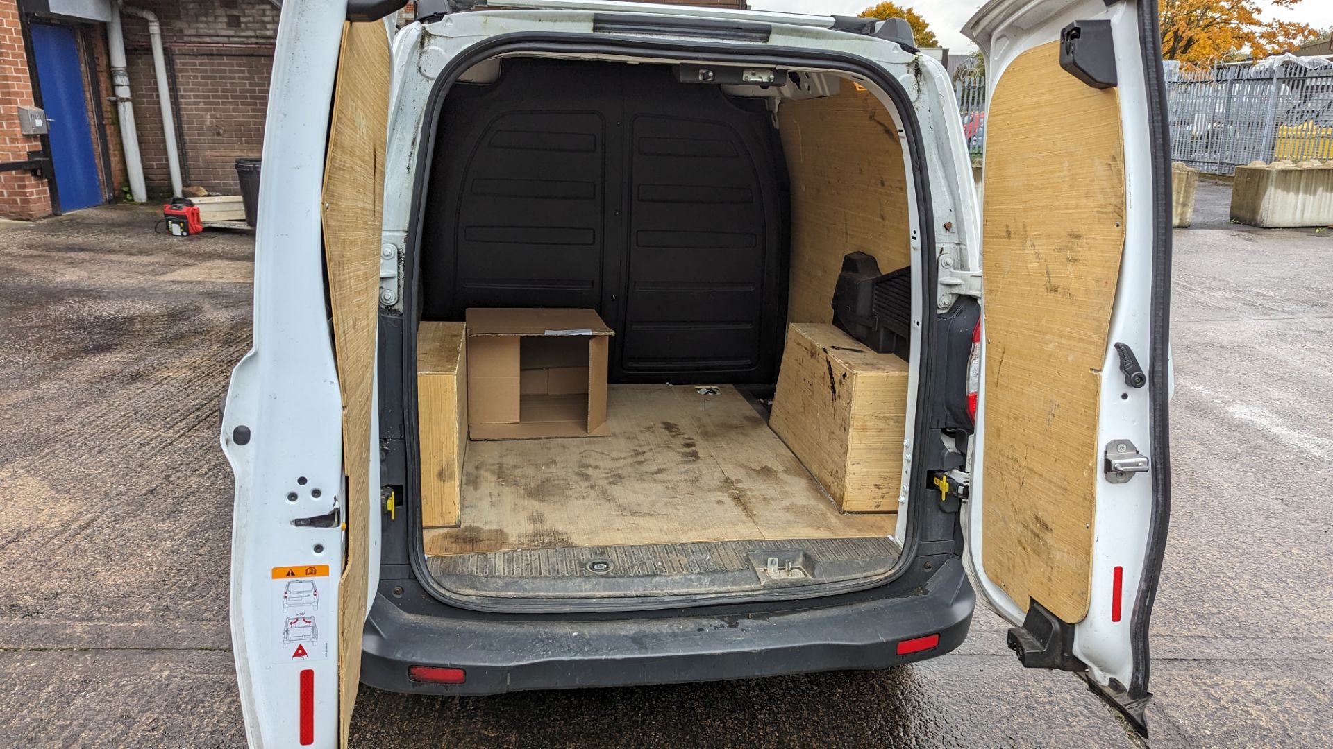 2018 Ford Transit Courier Base TDCI panel van - Image 11 of 17