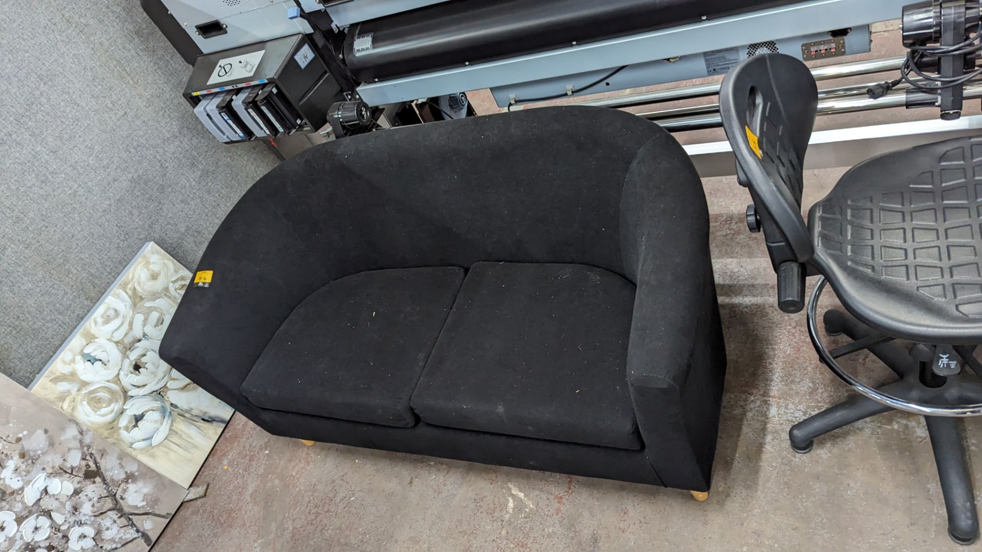 Black fabric sofa - Image 3 of 6
