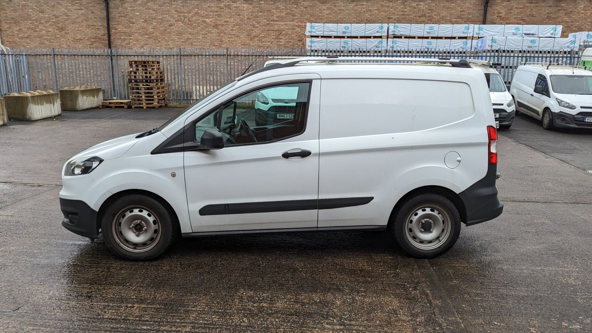 2018 Ford Transit Courier Base TDCI panel van - Image 4 of 17