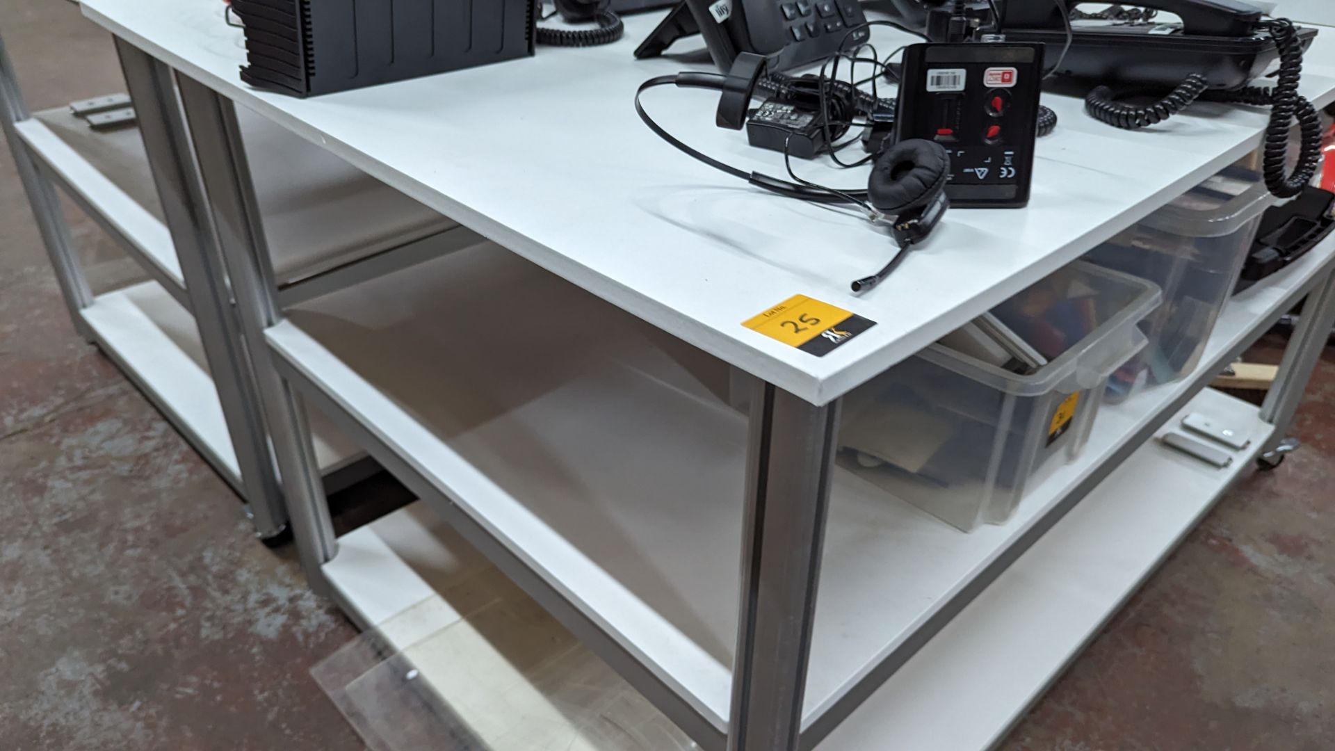 Mobile worktable with 2 shelves underneath the main work surface. Includes protective sheet in very - Image 3 of 8