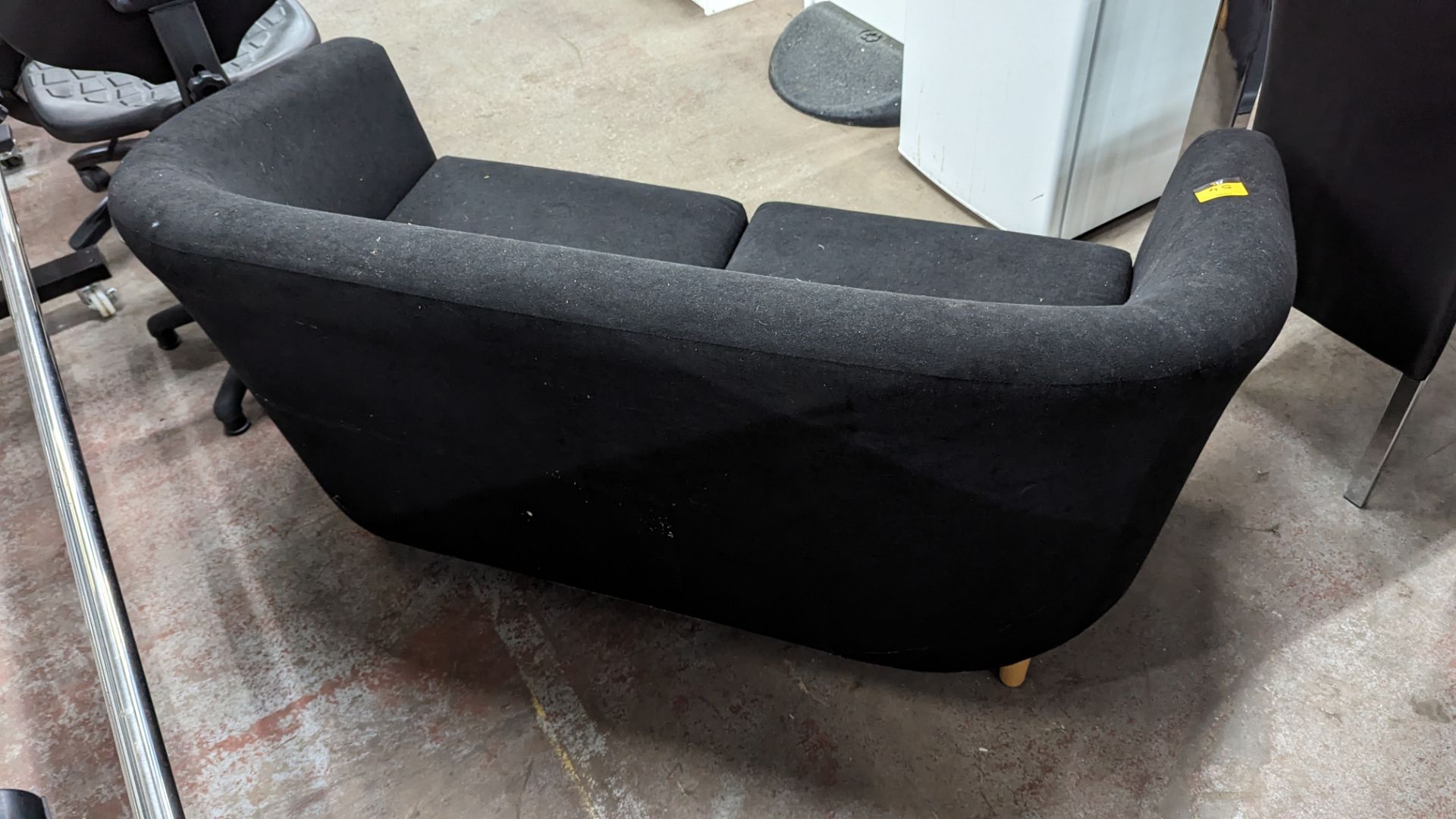 Black fabric sofa - Image 6 of 6