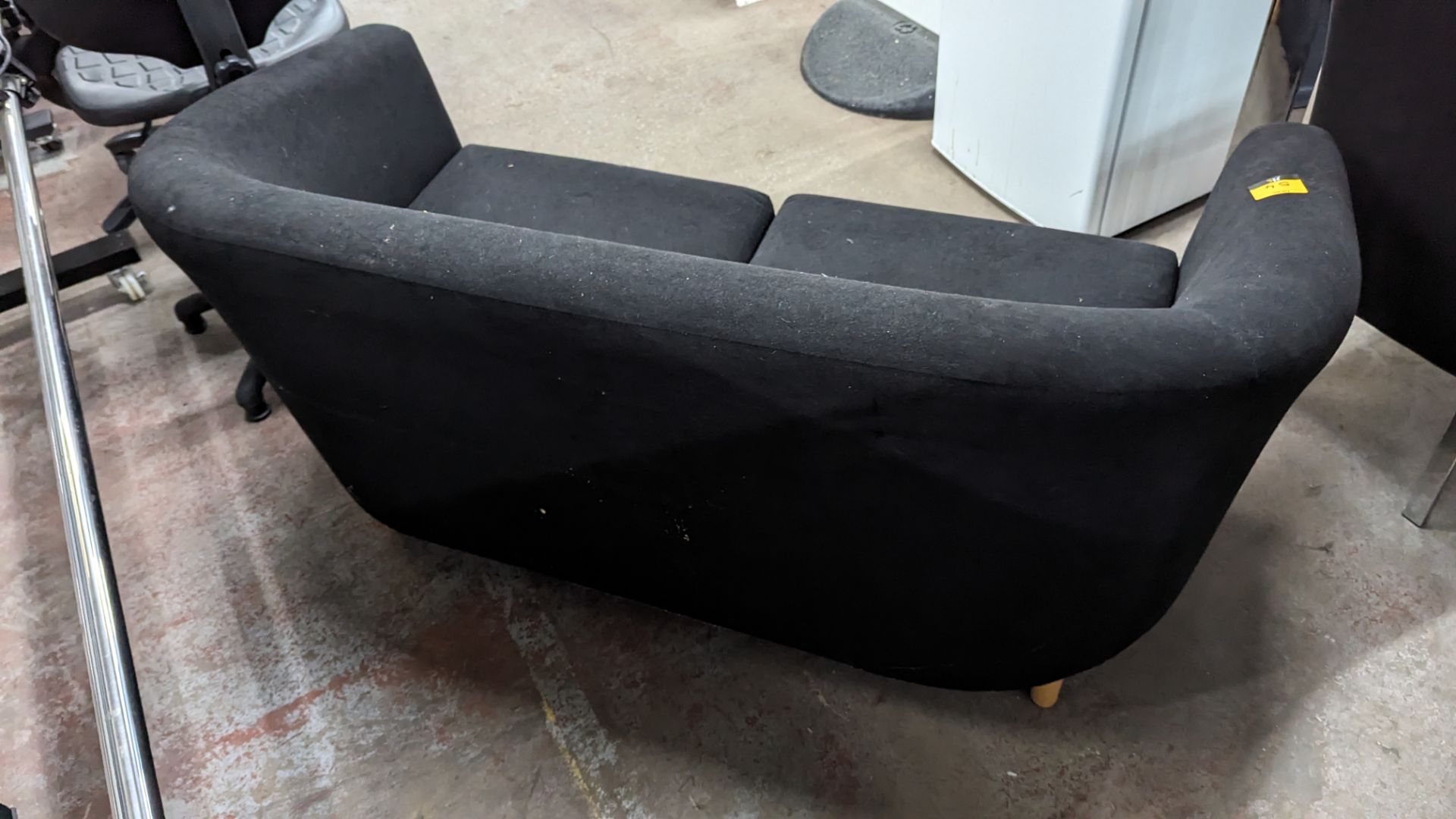 Black fabric sofa - Image 5 of 6