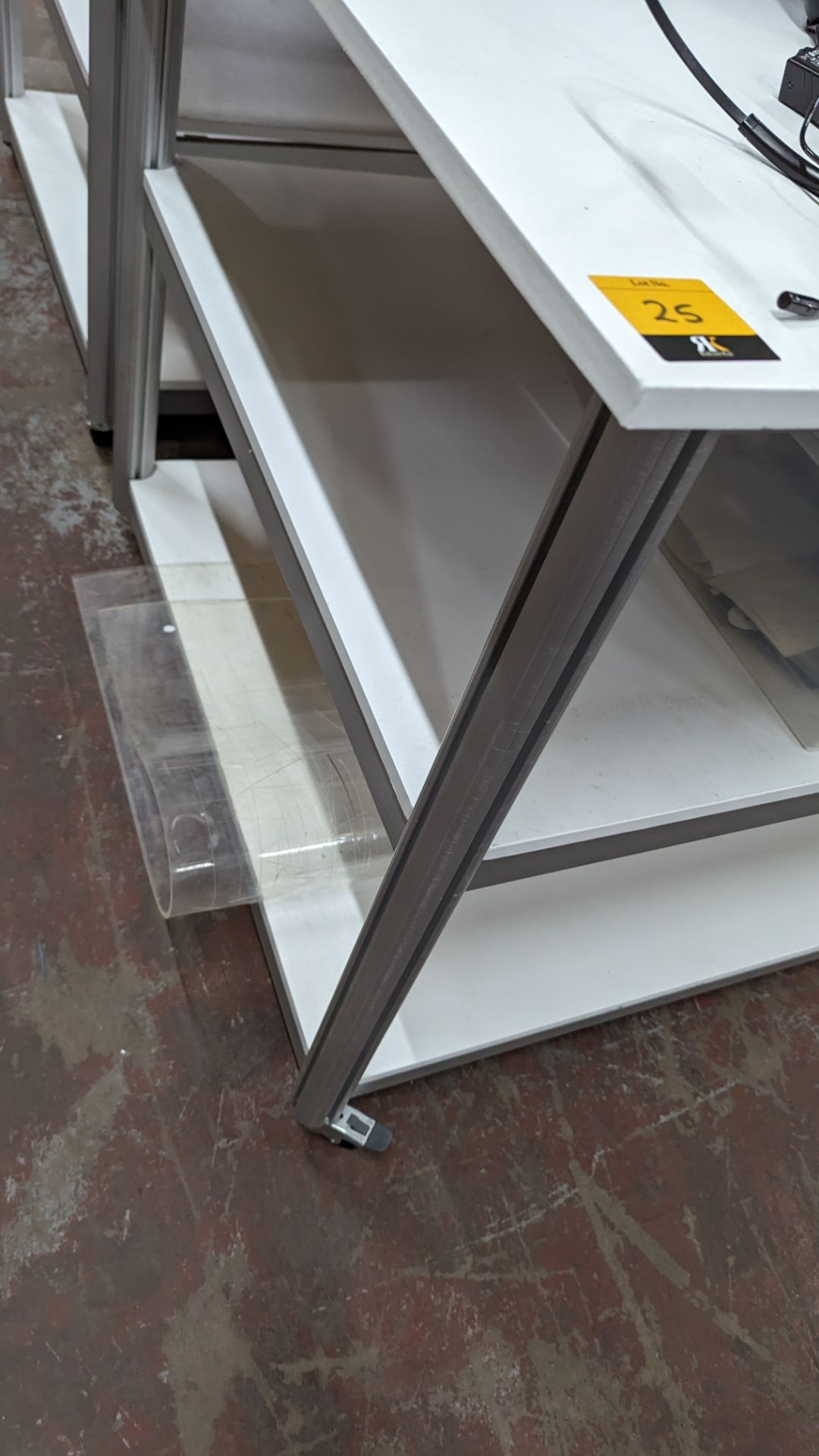 Mobile worktable with 2 shelves underneath the main work surface. Includes protective sheet in very - Image 4 of 8