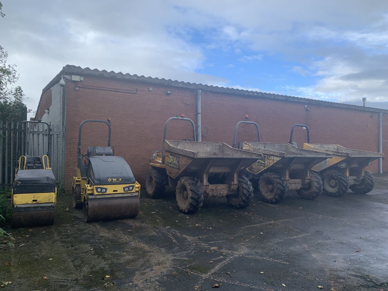 2X Bomag Tandem Rollers and 3x 6 Tonne Dumpers: The fleet from a small construction company, as a result of insolvency