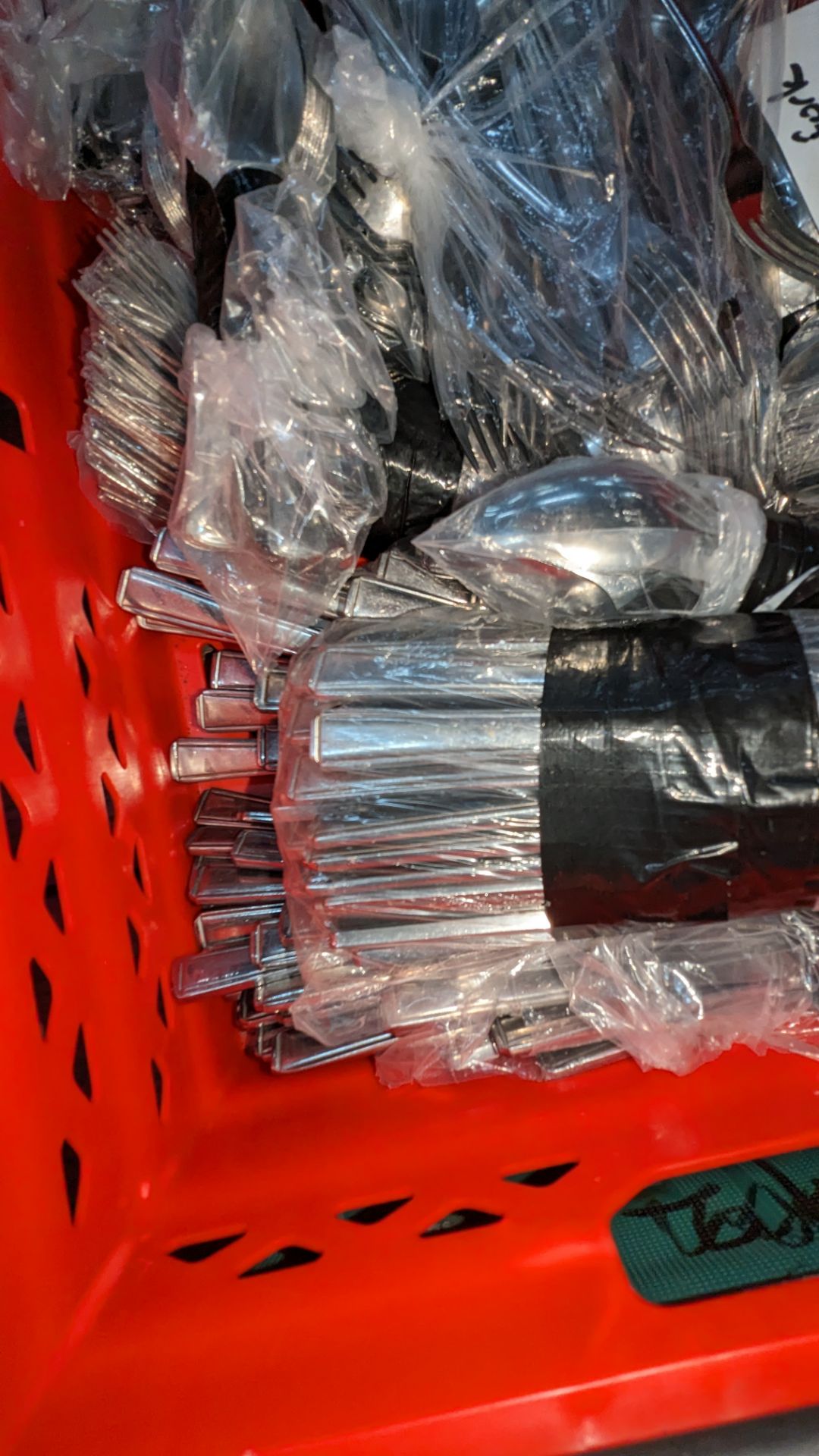 The contents of a crate of cutlery. Approximately 800 pieces in total, comprising 7 bags of forks, - Image 4 of 6