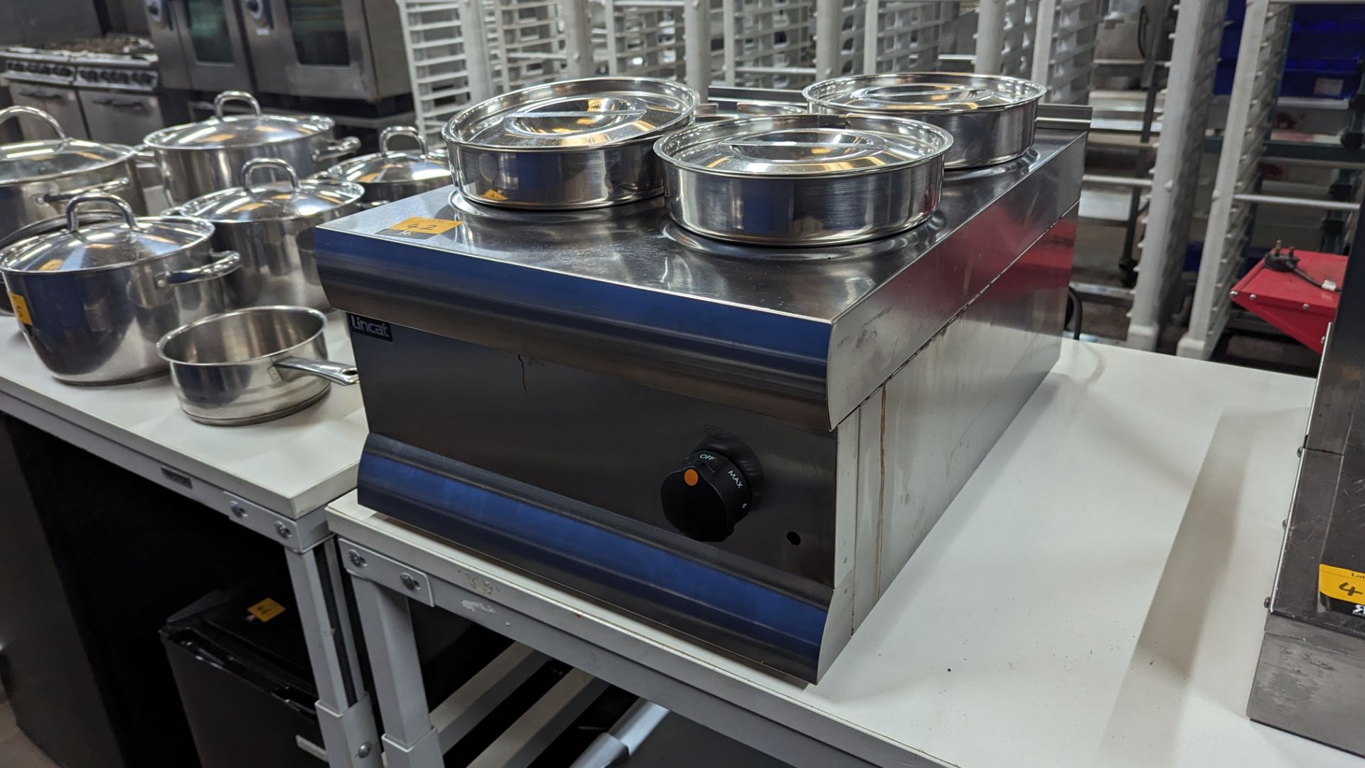 Lincat stainless steel benchtop 4 compartment bain marie including 3 removable circular pots & 4 lid
