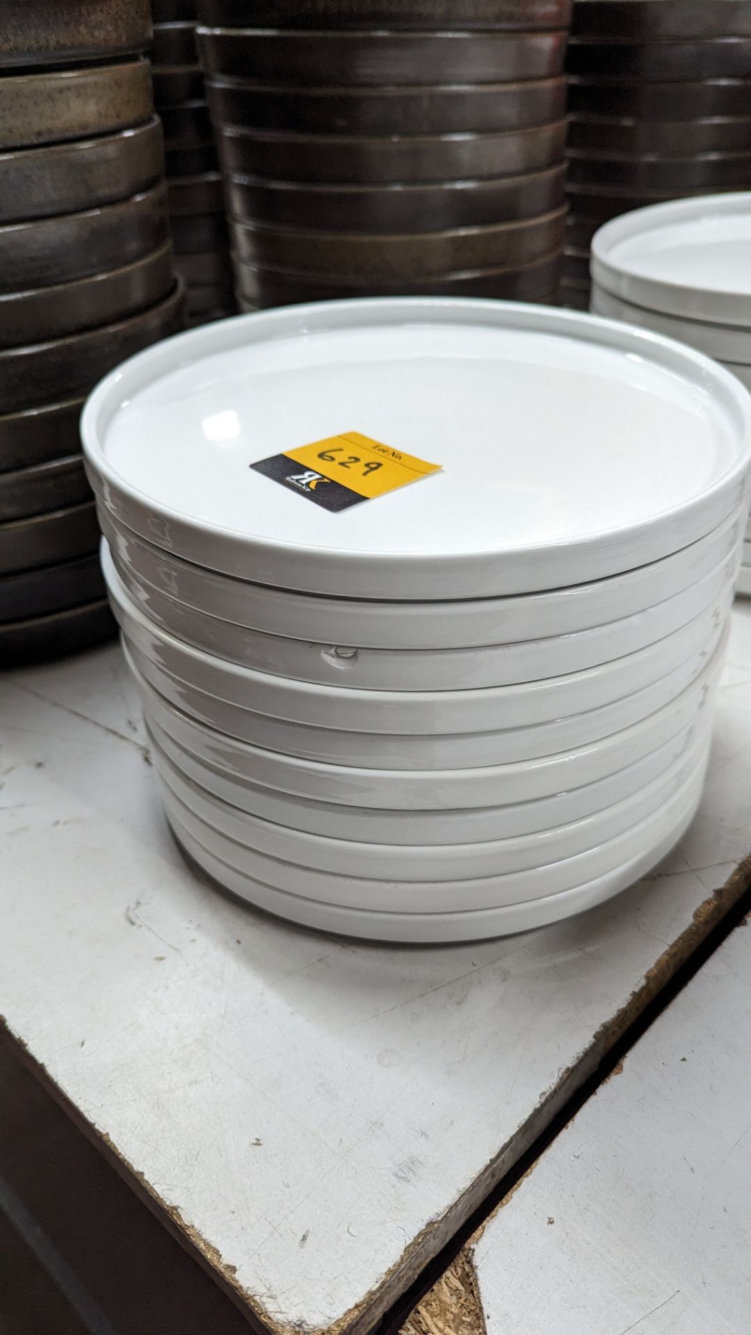 33 off Genware 245mm round flat plates with upright rim to the outer edge - Image 3 of 6