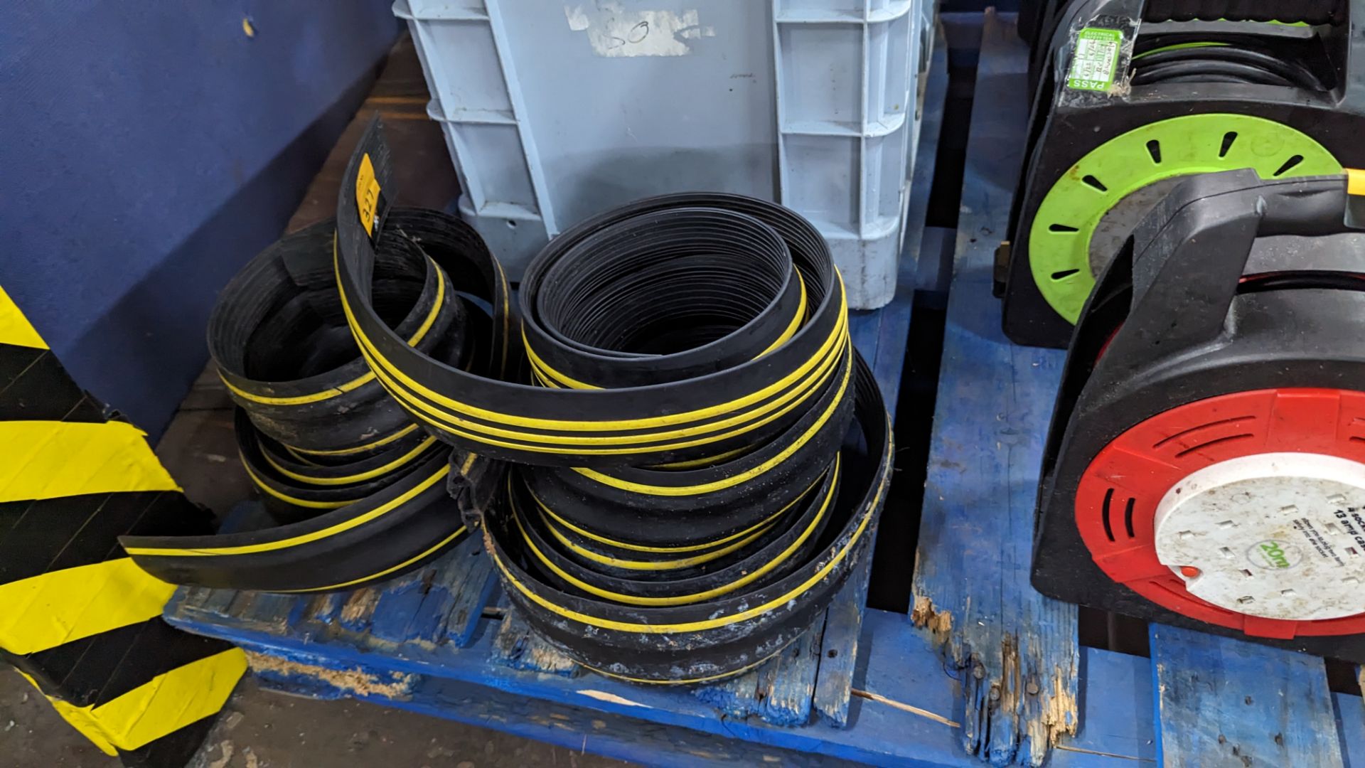 Quantity of heavy duty cable floor protector - Image 3 of 3
